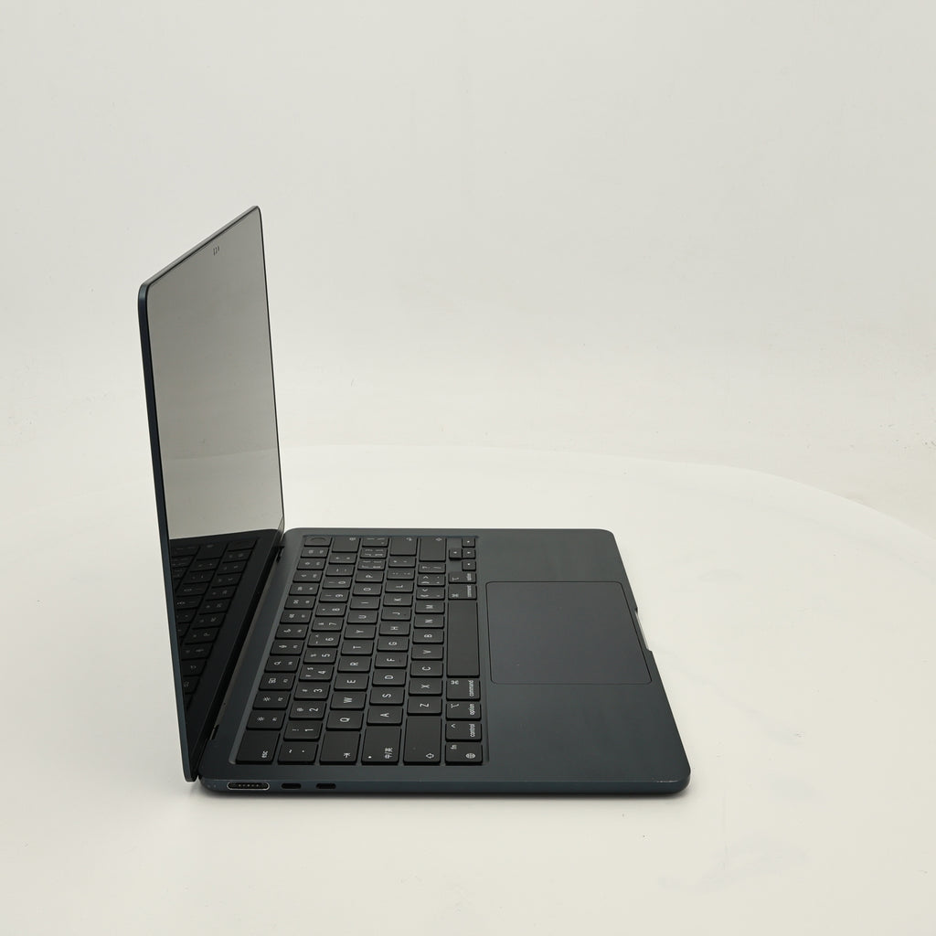 95新 Apple MacBook Air 24年 13寸 M3（8+8核） 8G RAM 256G SSD 午夜色