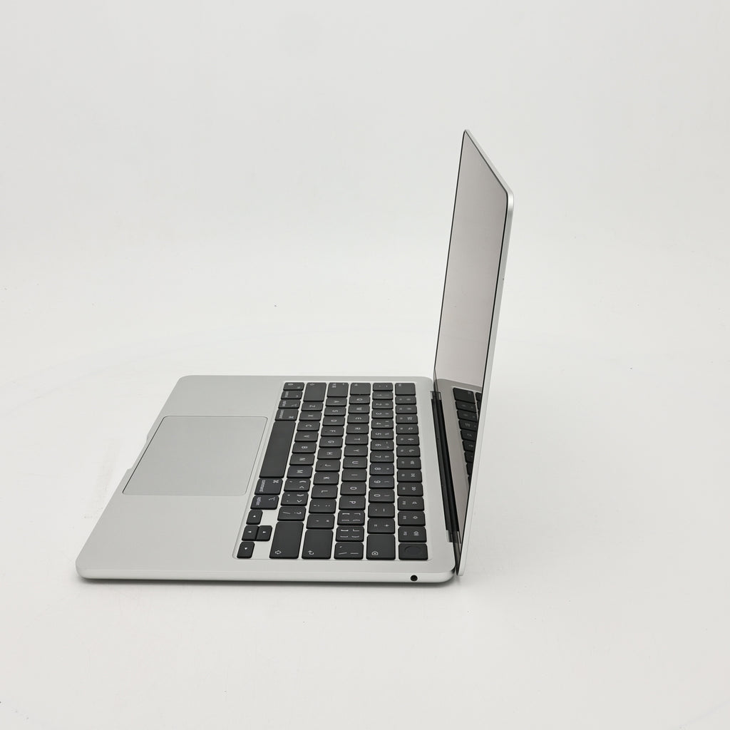 95新 Apple MacBook Air 22年 13寸 M2（8+10核） 8G RAM 512G SSD 銀色