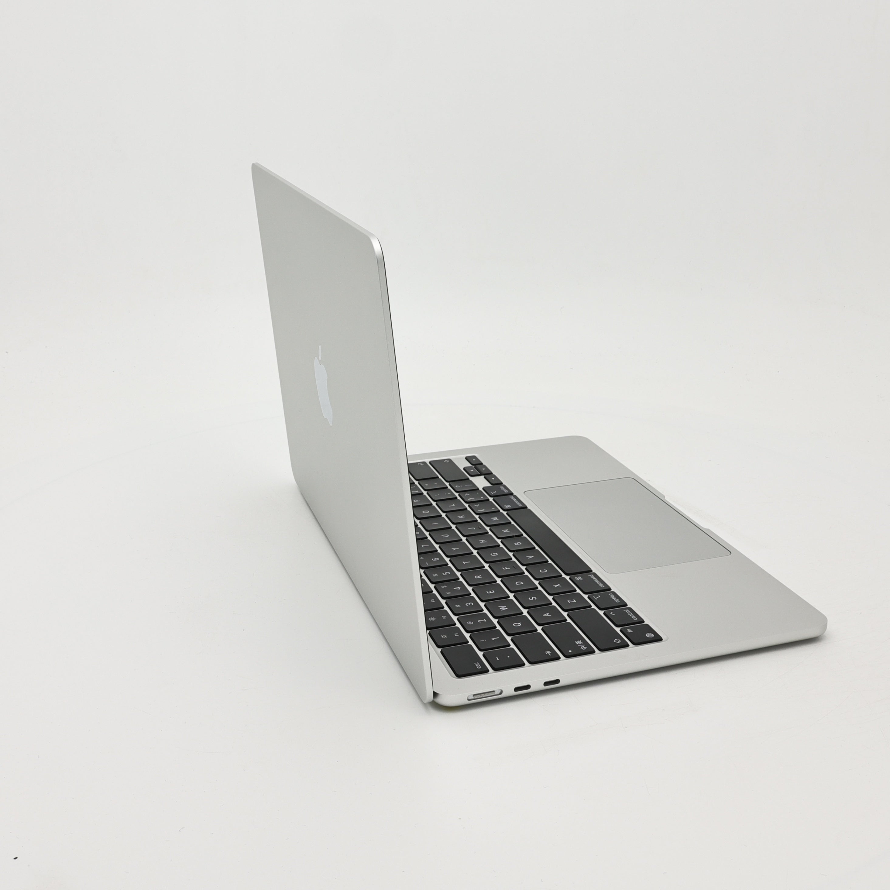 95新 Apple MacBook Air 22年 13寸 M2（8+10核） 8G RAM 512G SSD 銀色