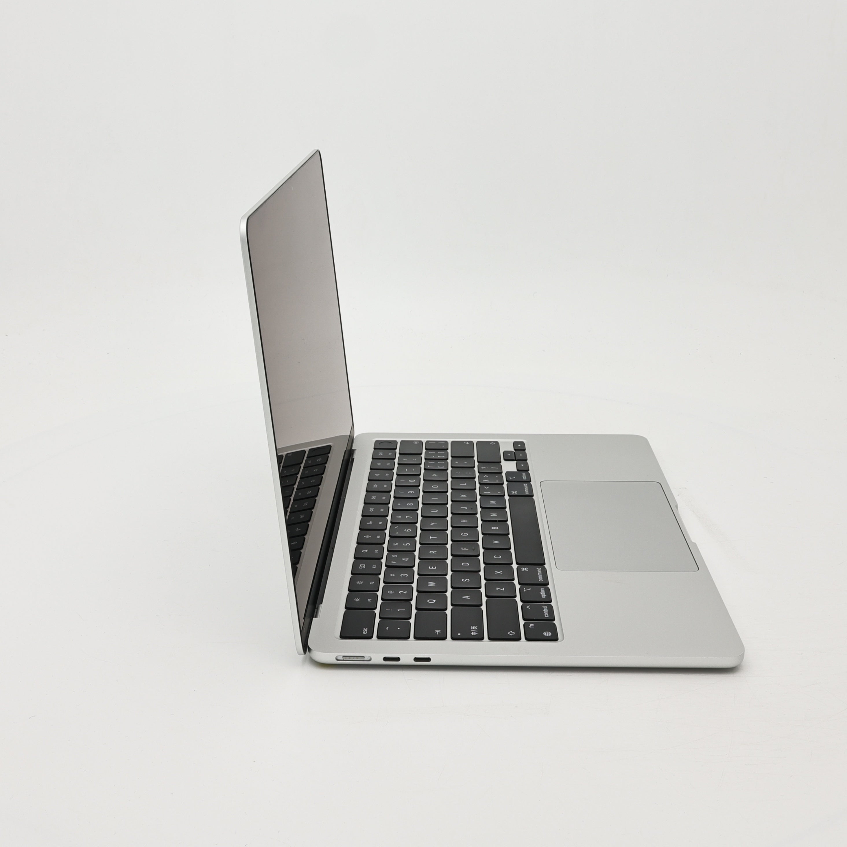 95新 Apple MacBook Air 22年 13寸 M2（8+10核） 8G RAM 512G SSD 銀色