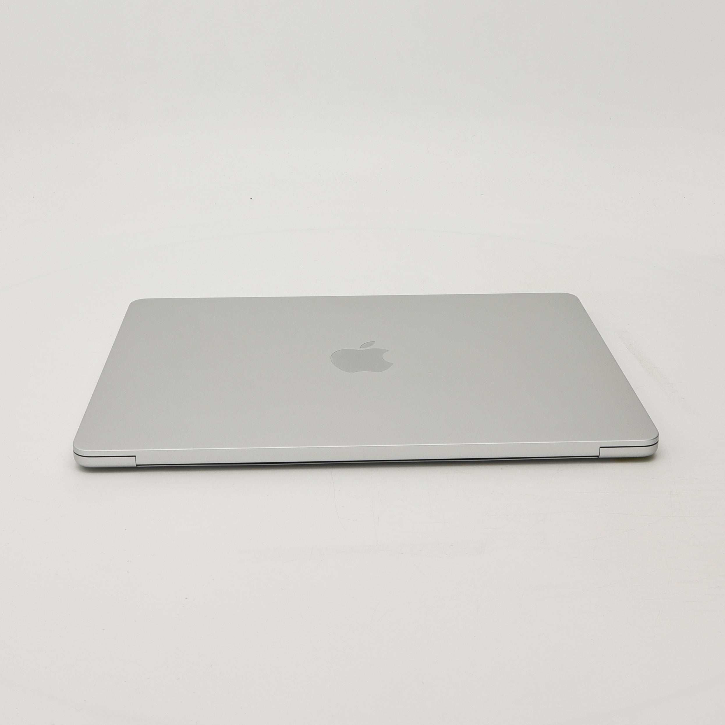 95新 Apple MacBook Air 22年 13寸 M2（8+10核） 8G RAM 512G SSD 銀色