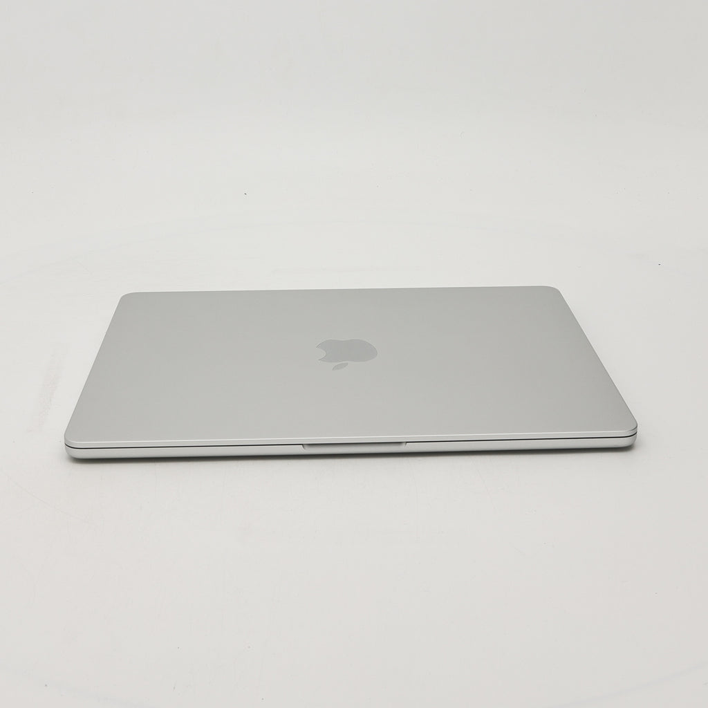 95新 Apple MacBook Air 22年 13寸 M2（8+10核） 8G RAM 512G SSD 銀色