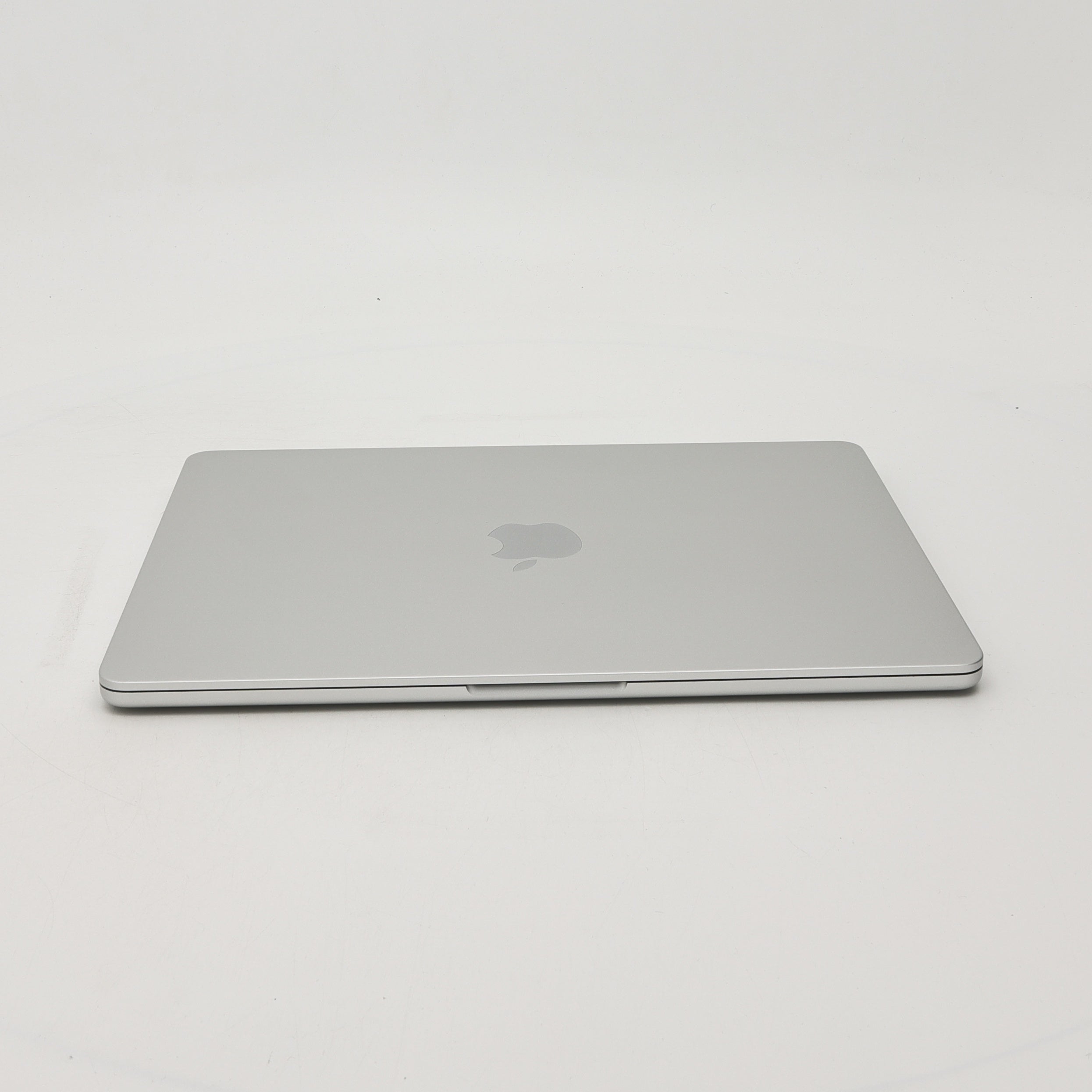 95新 Apple MacBook Air 22年 13寸 M2（8+10核） 8G RAM 512G SSD 銀色