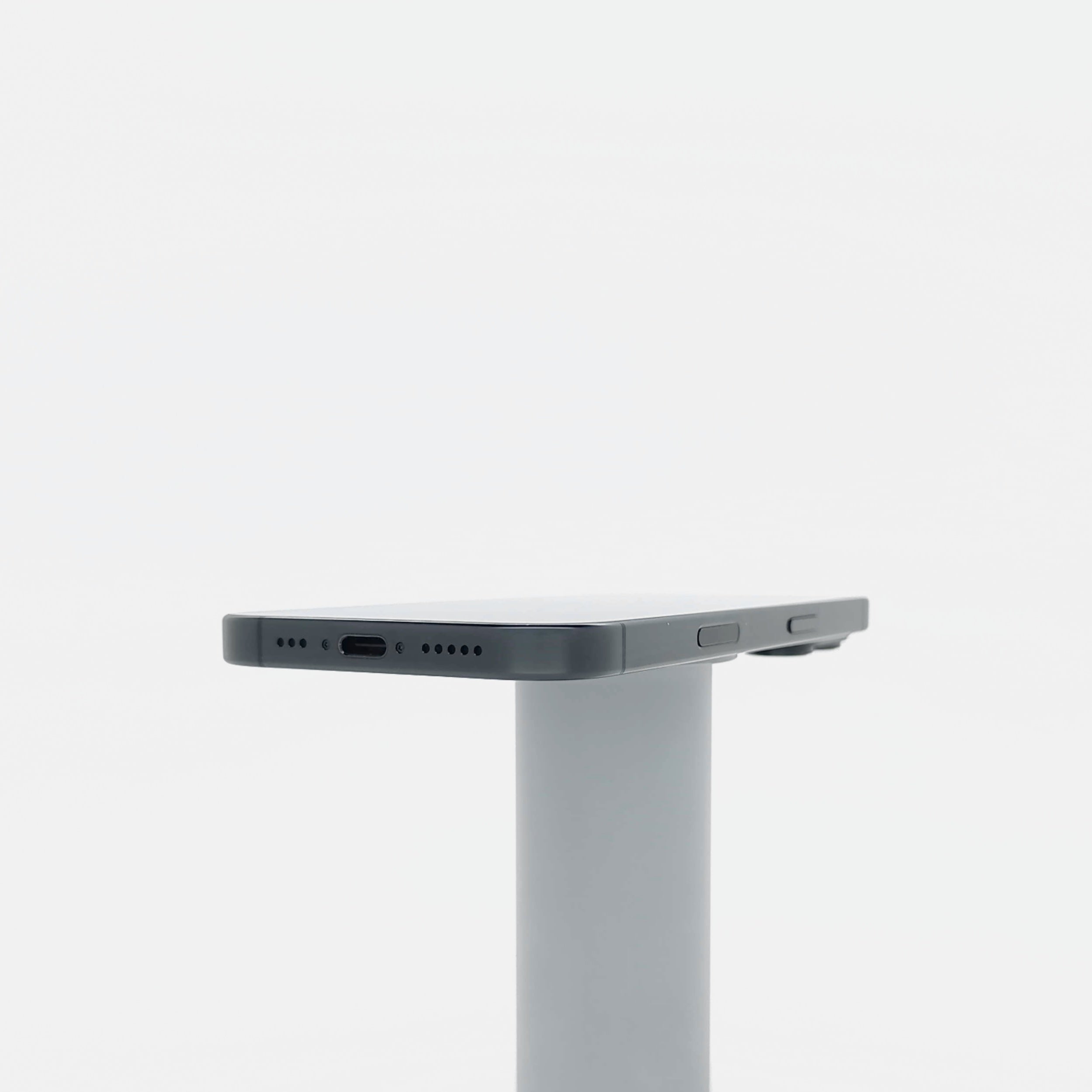 95新 Apple iPhone 16 Pro 128G 黑色鈦金屬 中國大陸版