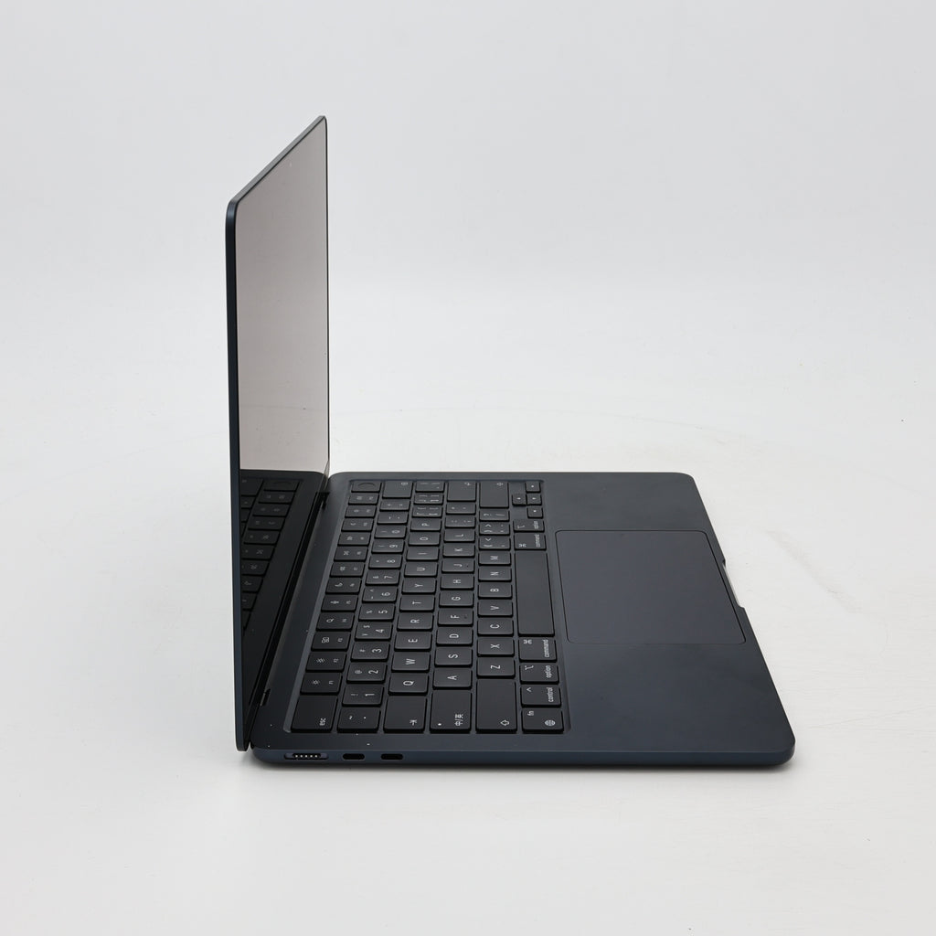 95新 Apple MacBook Air 22年 13寸 M2（8+8核） 8G RAM 256G SSD 午夜色