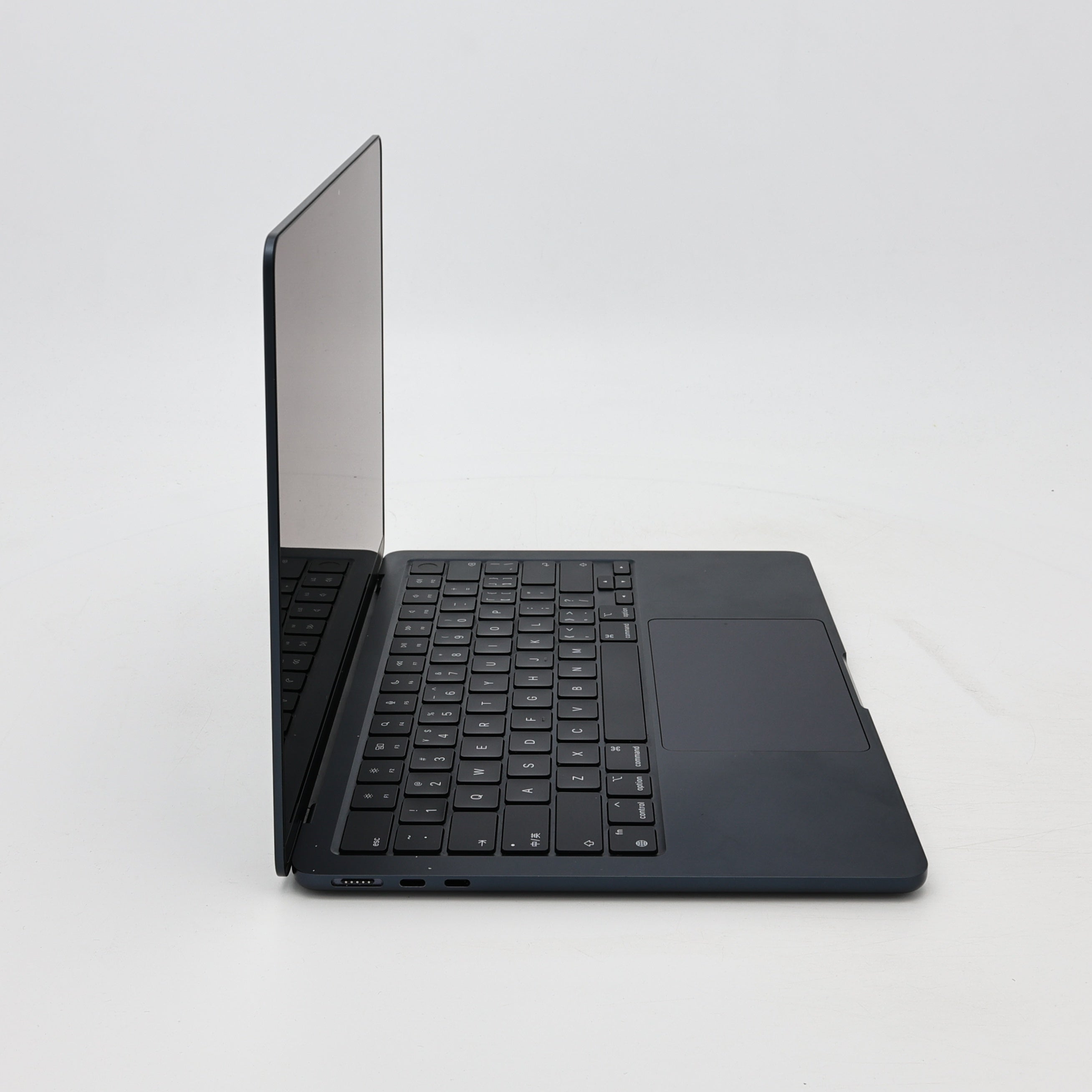 95新 Apple MacBook Air 22年 13寸 M2（8+8核） 8G RAM 256G SSD 午夜色