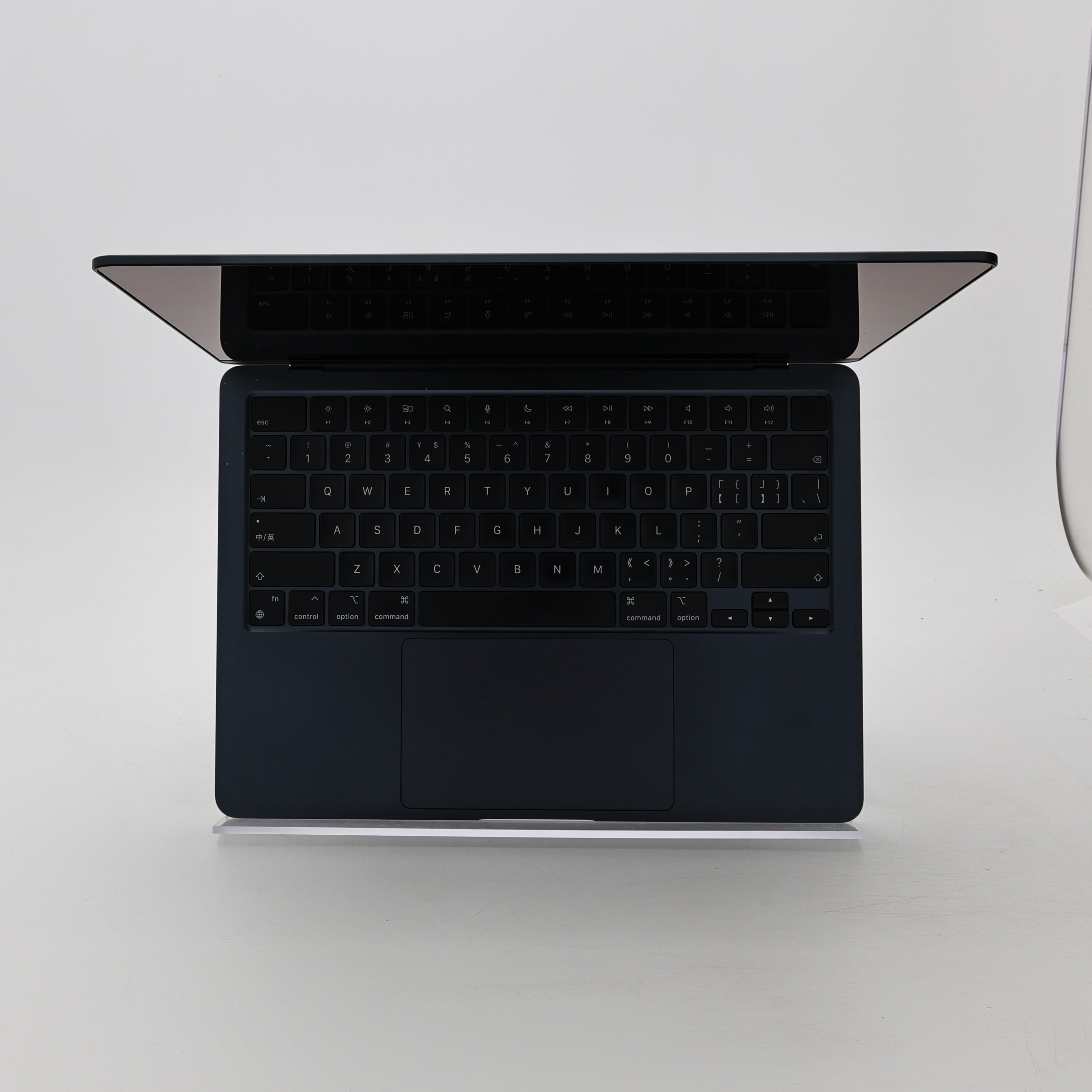 95新 Apple MacBook Air 22年 13寸 M2（8+8核） 8G RAM 256G SSD 午夜色