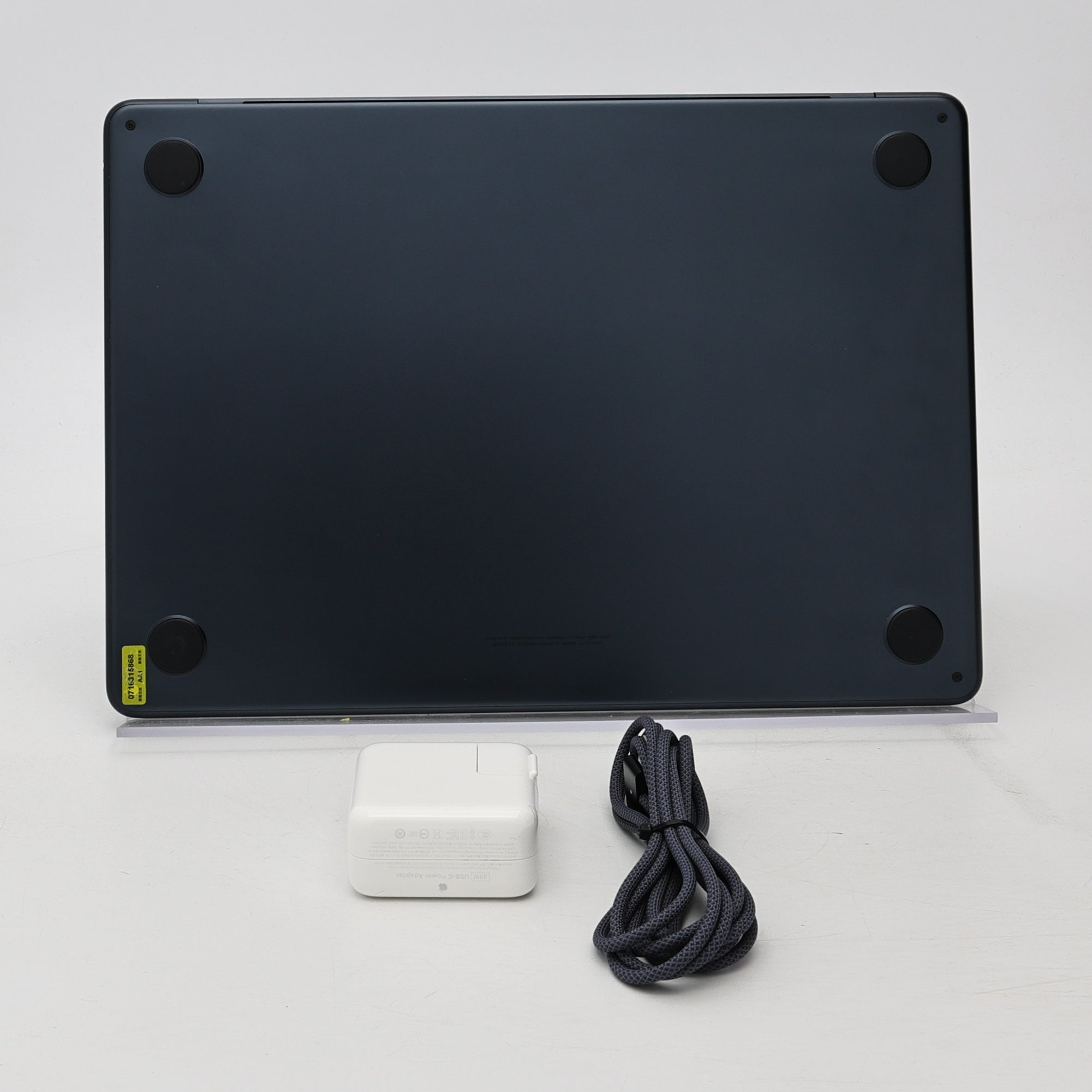 95新 Apple MacBook Air 22年 13寸 M2（8+8核） 8G RAM 256G SSD 午夜色
