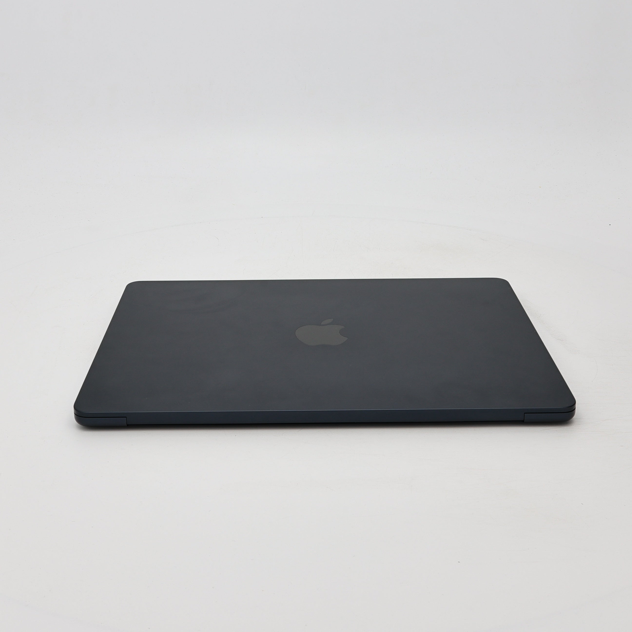 95新 Apple MacBook Air 22年 13寸 M2（8+8核） 8G RAM 256G SSD 午夜色