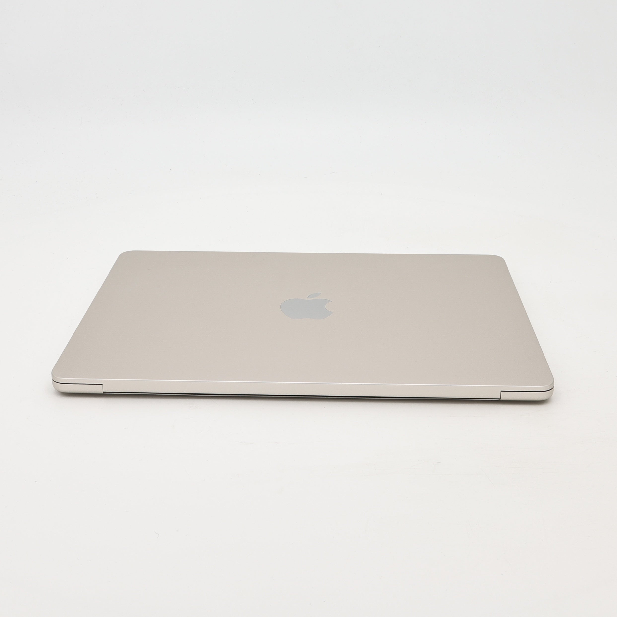 95新 Apple MacBook Air 22年 13寸 M2（8+8核） 8G RAM 256G SSD 星光色