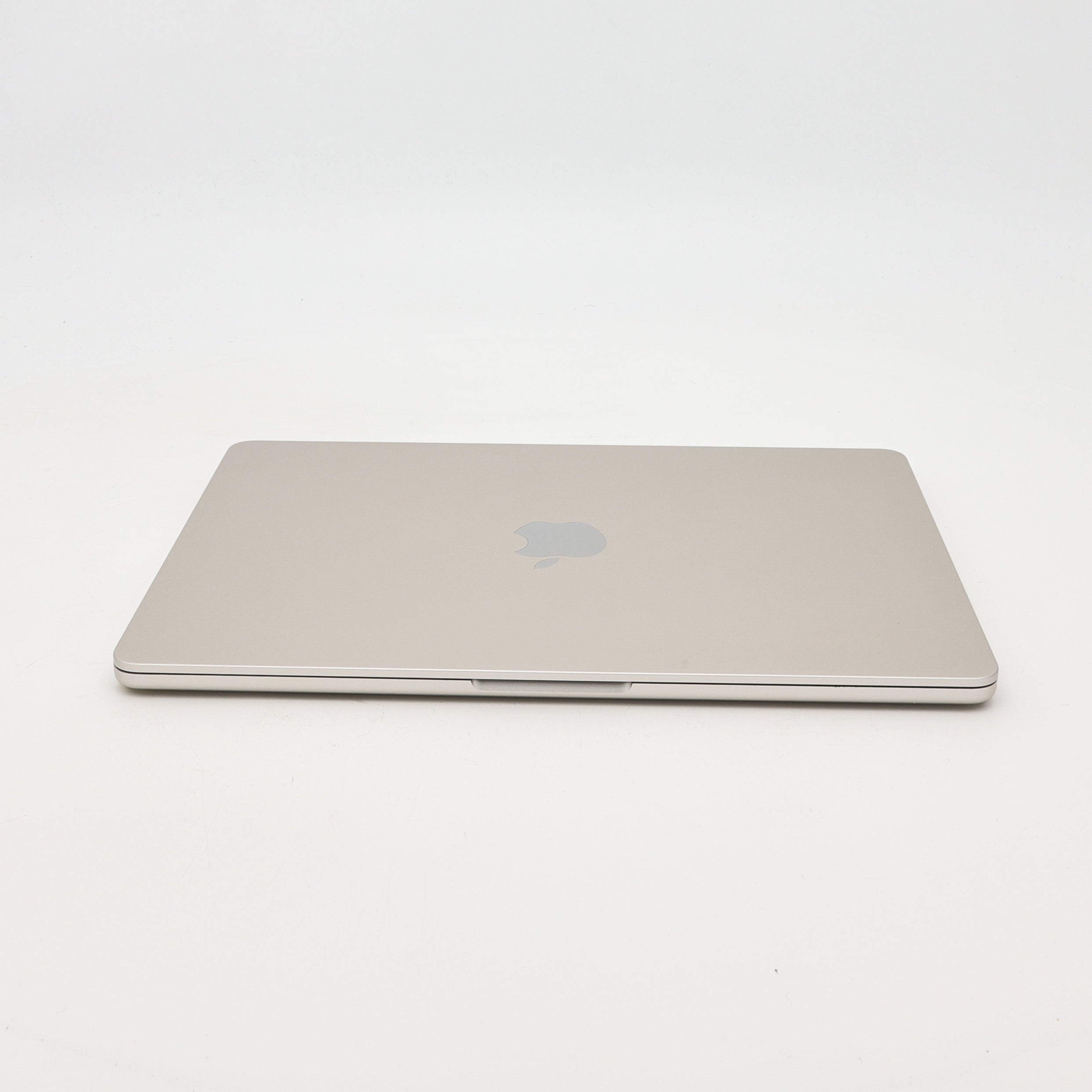 95新 Apple MacBook Air 22年 13寸 M2（8+8核） 8G RAM 256G SSD 星光色