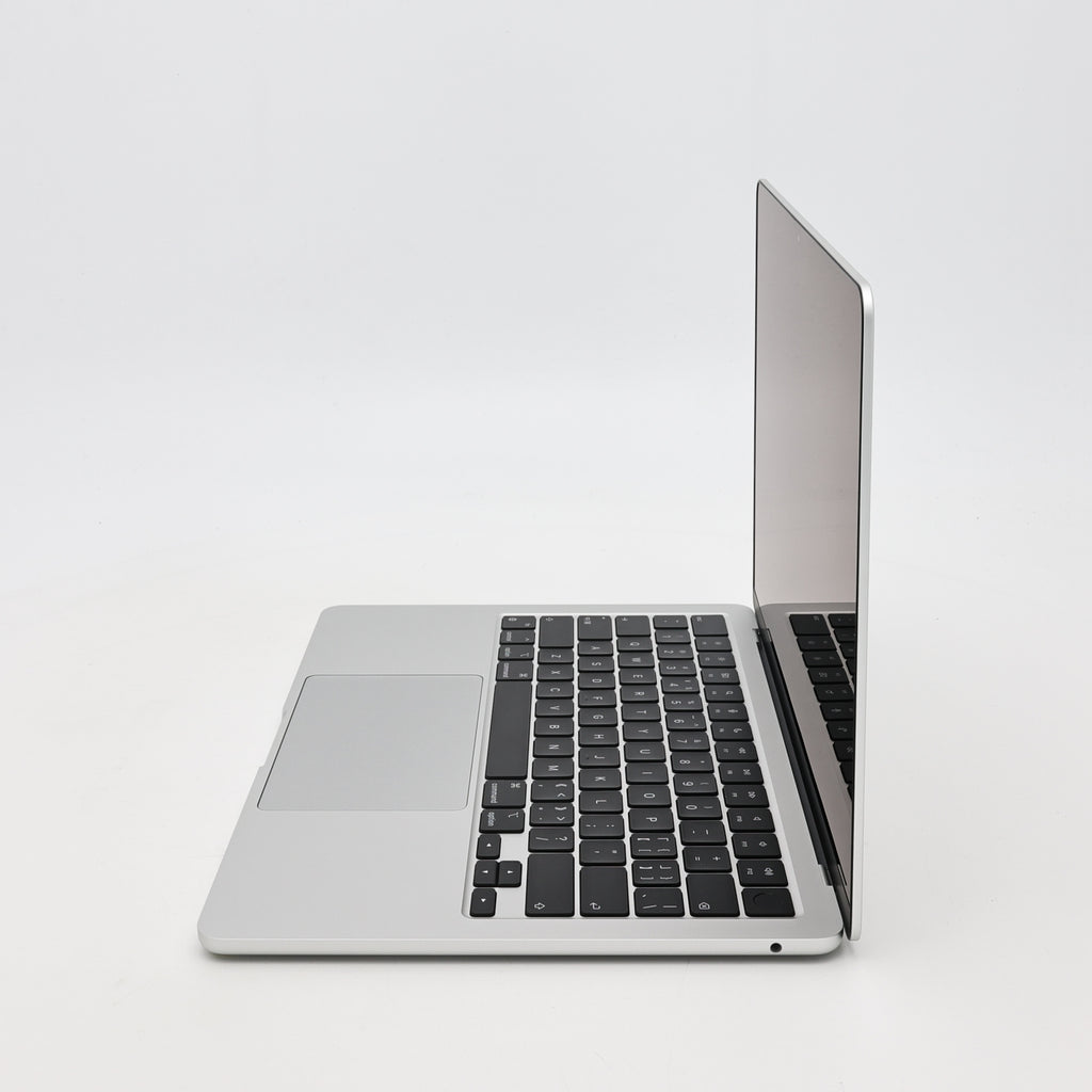 95新 Apple MacBook Air 24年 13寸 M3（8+8核） 8G RAM 256G SSD 銀色