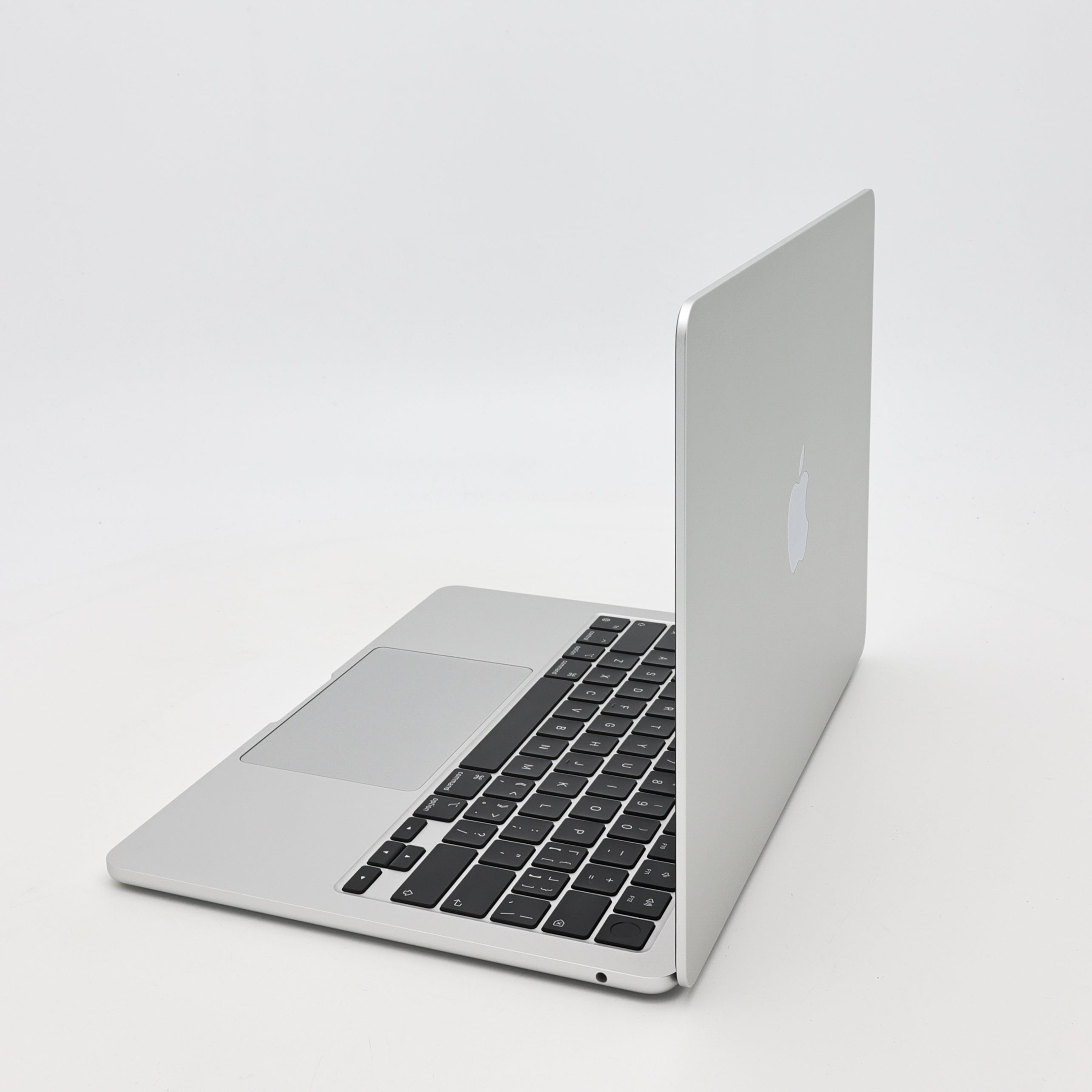 95新 Apple MacBook Air 24年 13寸 M3（8+8核） 8G RAM 256G SSD 銀色