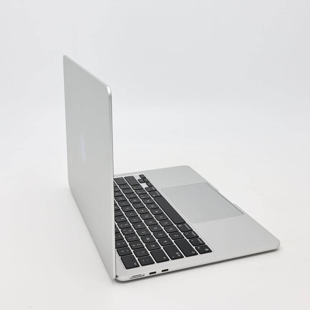 95新 Apple MacBook Air 24年 13寸 M3（8+8核） 8G RAM 256G SSD 銀色