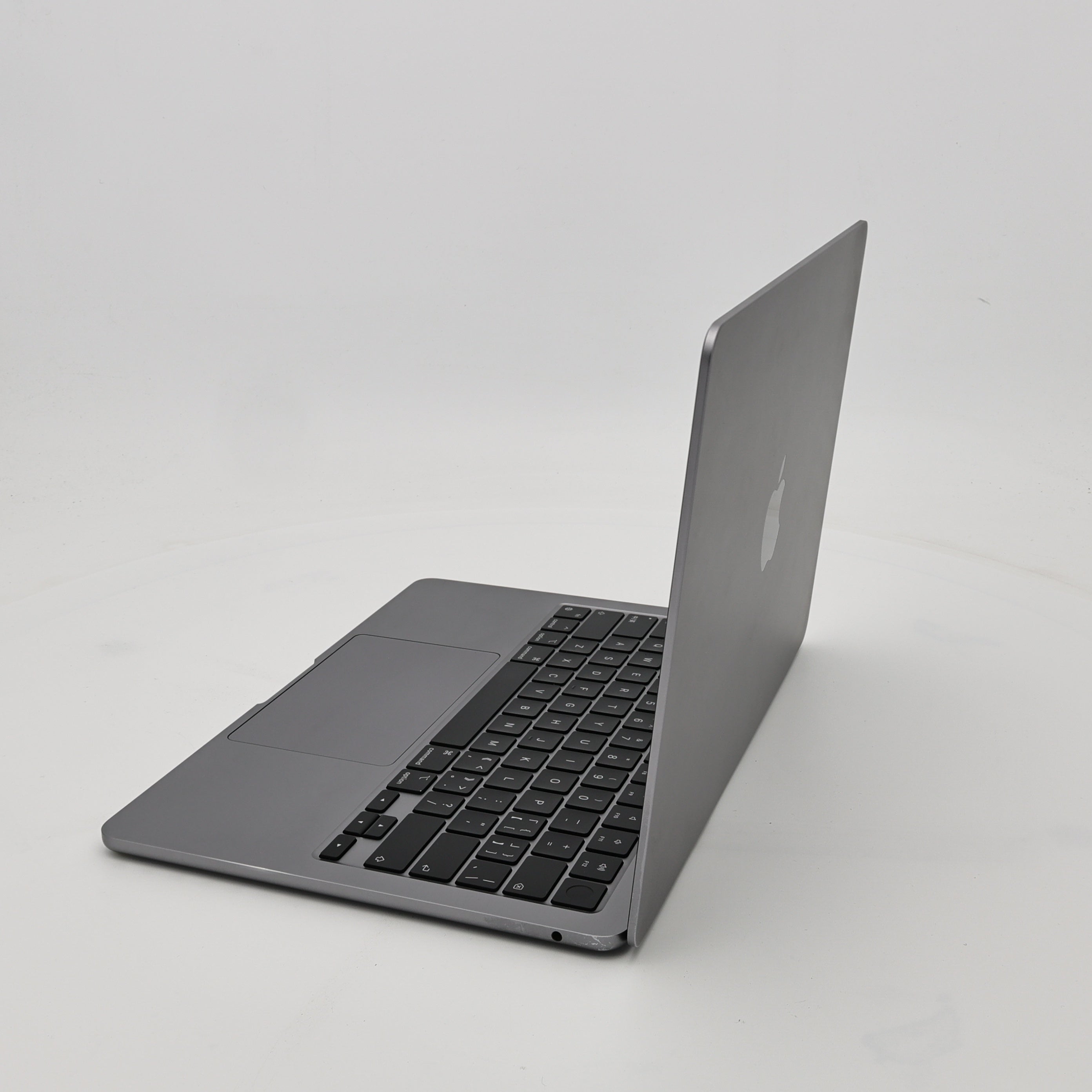 95新 Apple MacBook Air 24年 13寸 M3（8+8核） 8G RAM 256G SSD 深空灰色