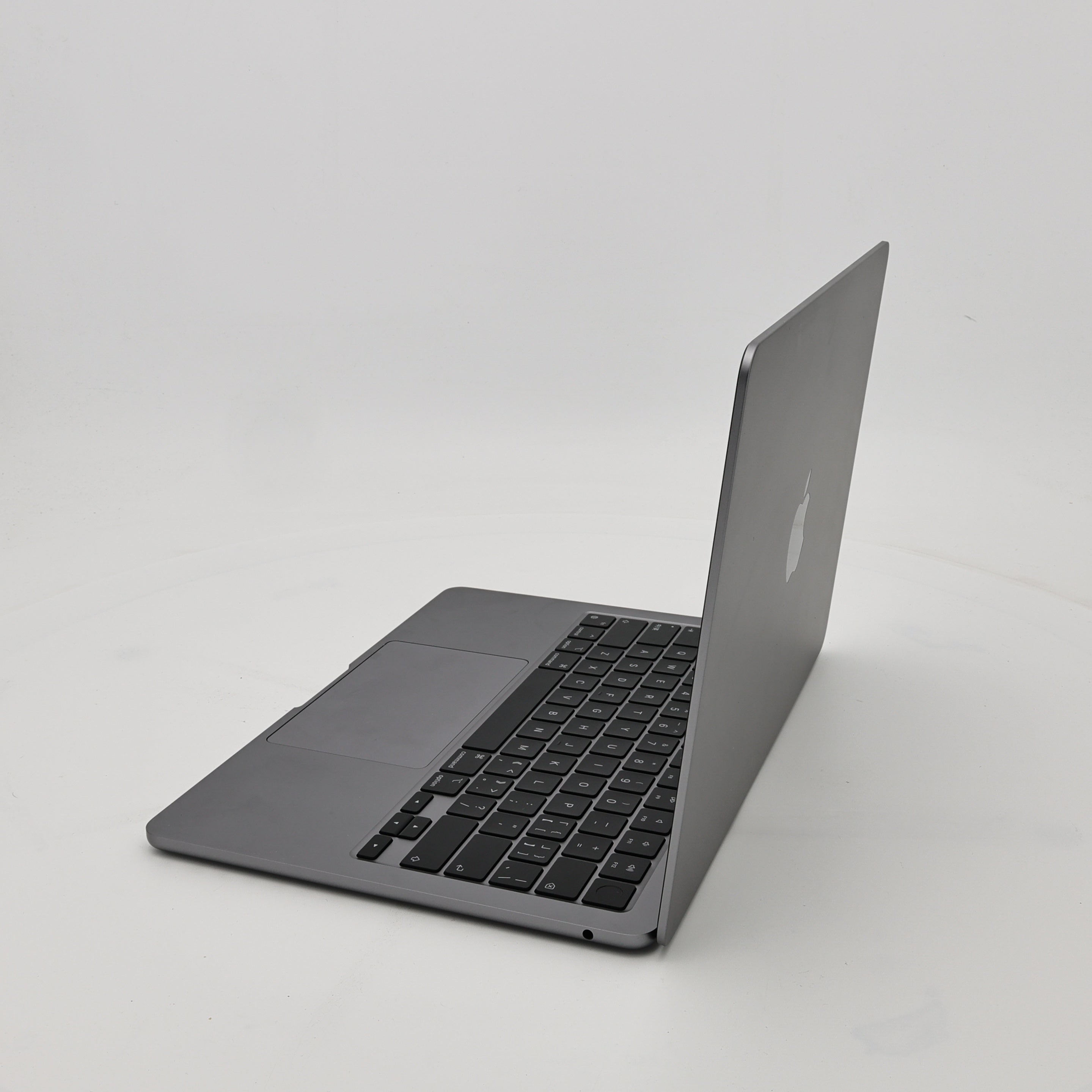 99新 Apple MacBook Air 22年 13寸 M2（8+8核） 8G RAM 256G SSD 深空灰色