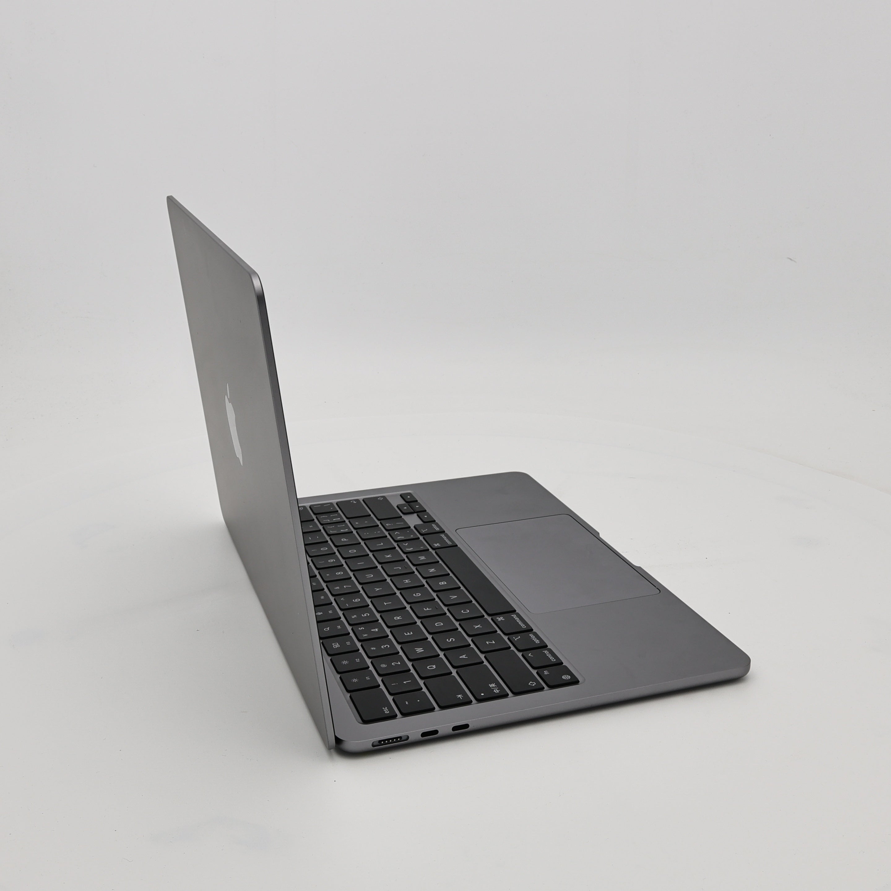 99新 Apple MacBook Air 22年 13寸 M2（8+8核） 8G RAM 256G SSD 深空灰色