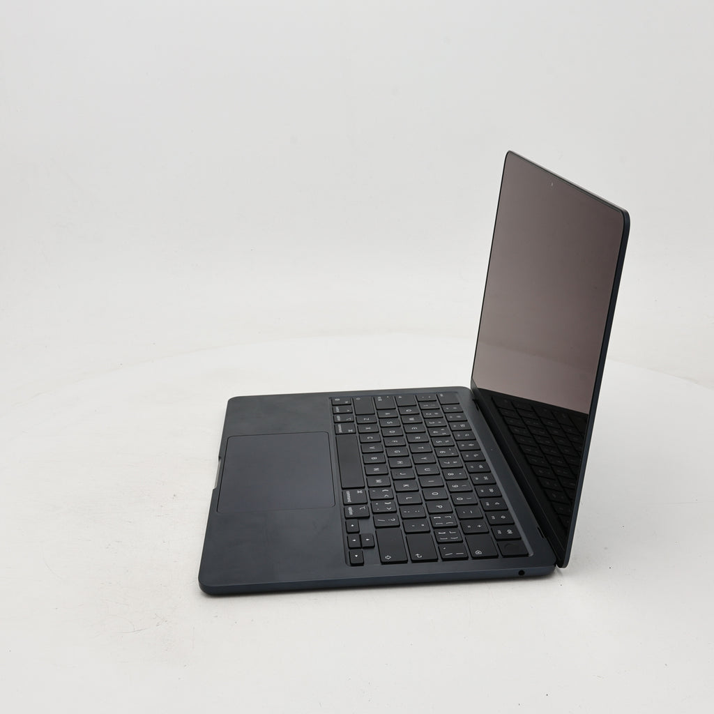 95新 Apple MacBook Air 22年 13寸 M2（8+8核） 8G RAM 256G SSD 午夜色