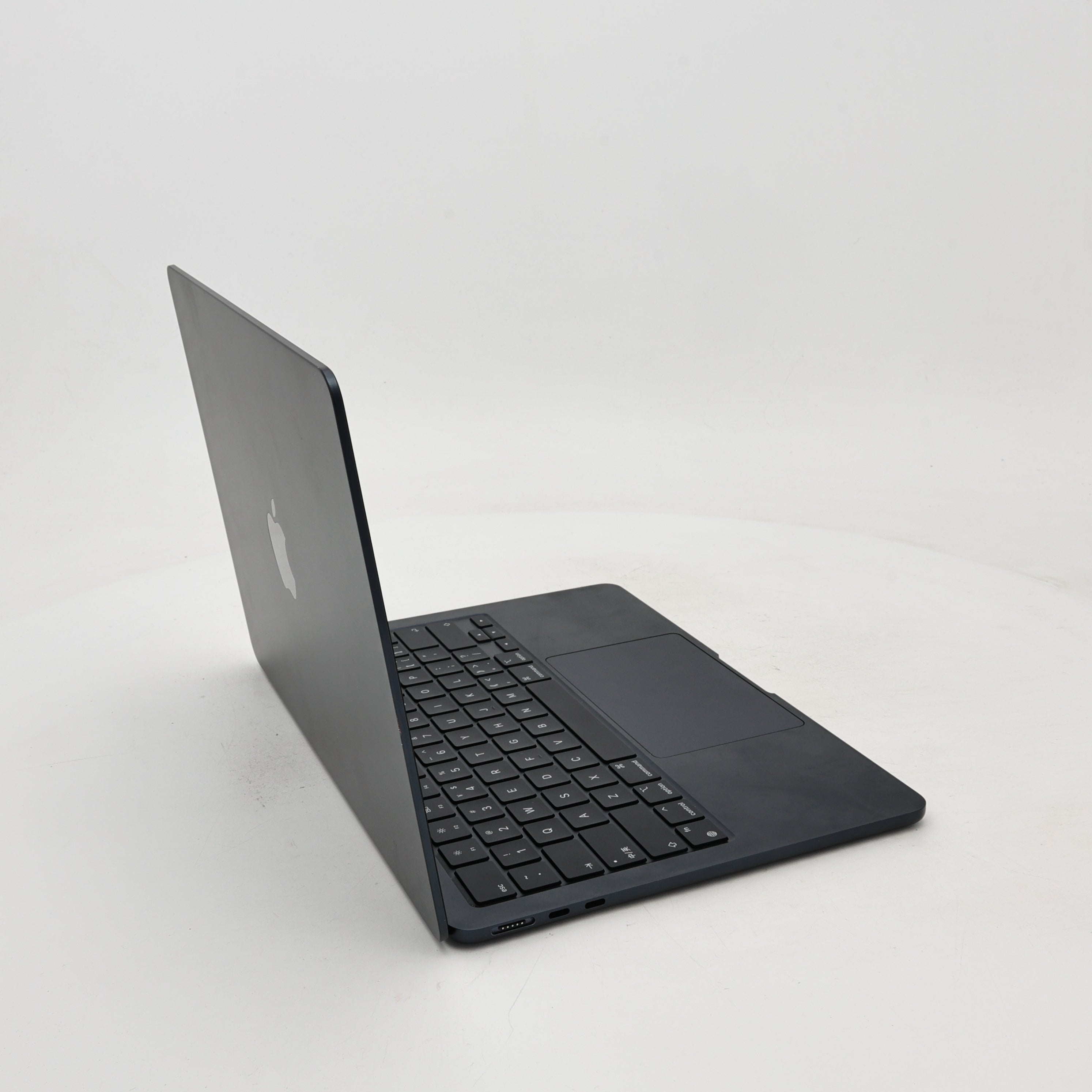 95新 Apple MacBook Air 22年 13寸 M2（8+8核） 8G RAM 256G SSD 午夜色