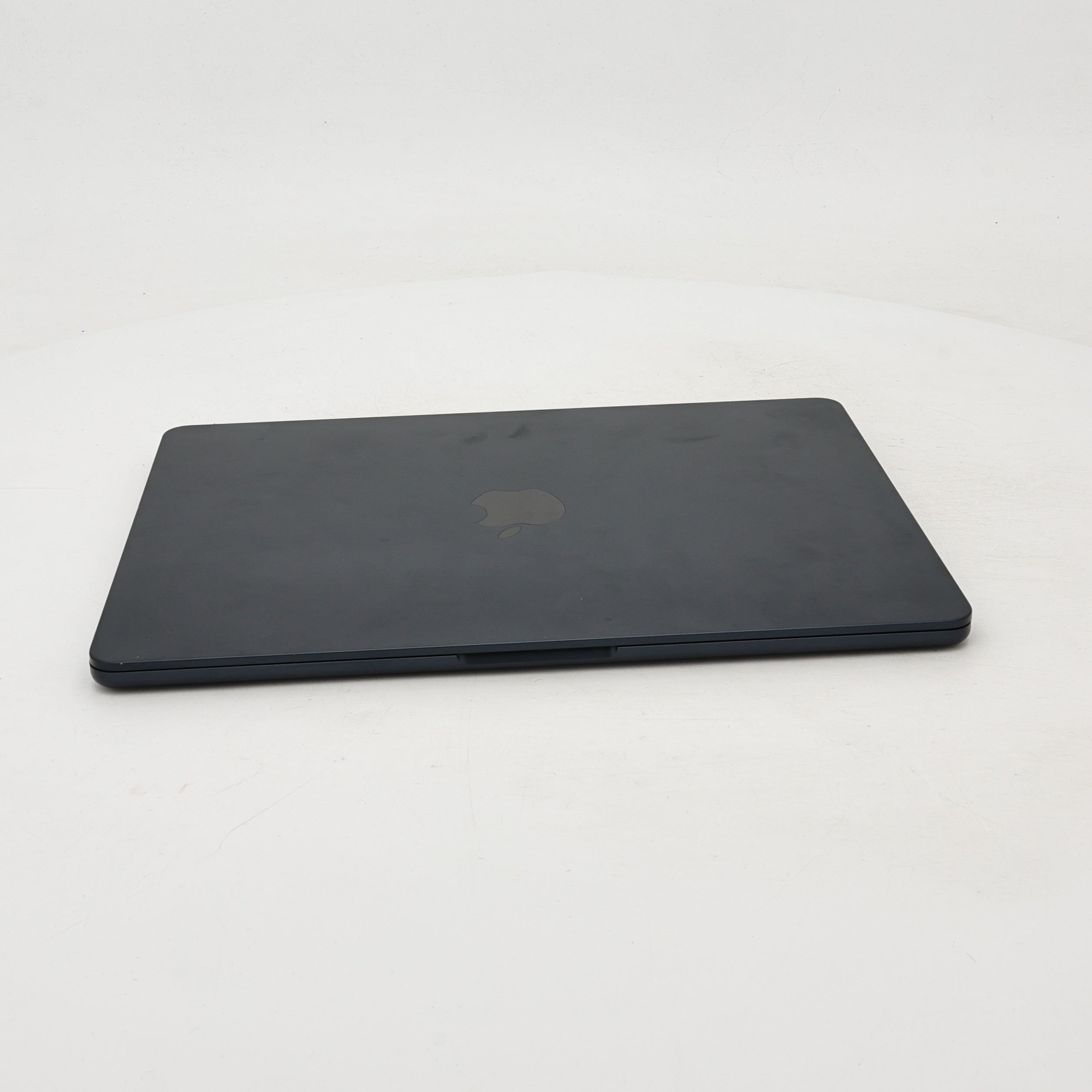 95新 Apple MacBook Air 22年 13寸 M2（8+8核） 8G RAM 256G SSD 午夜色