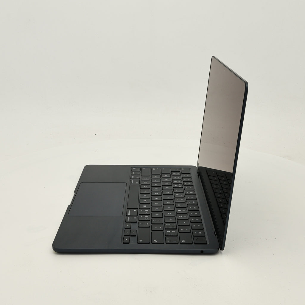 99新 Apple MacBook Air 22年 13寸 M2（8+8核） 8G RAM 256G SSD 午夜色