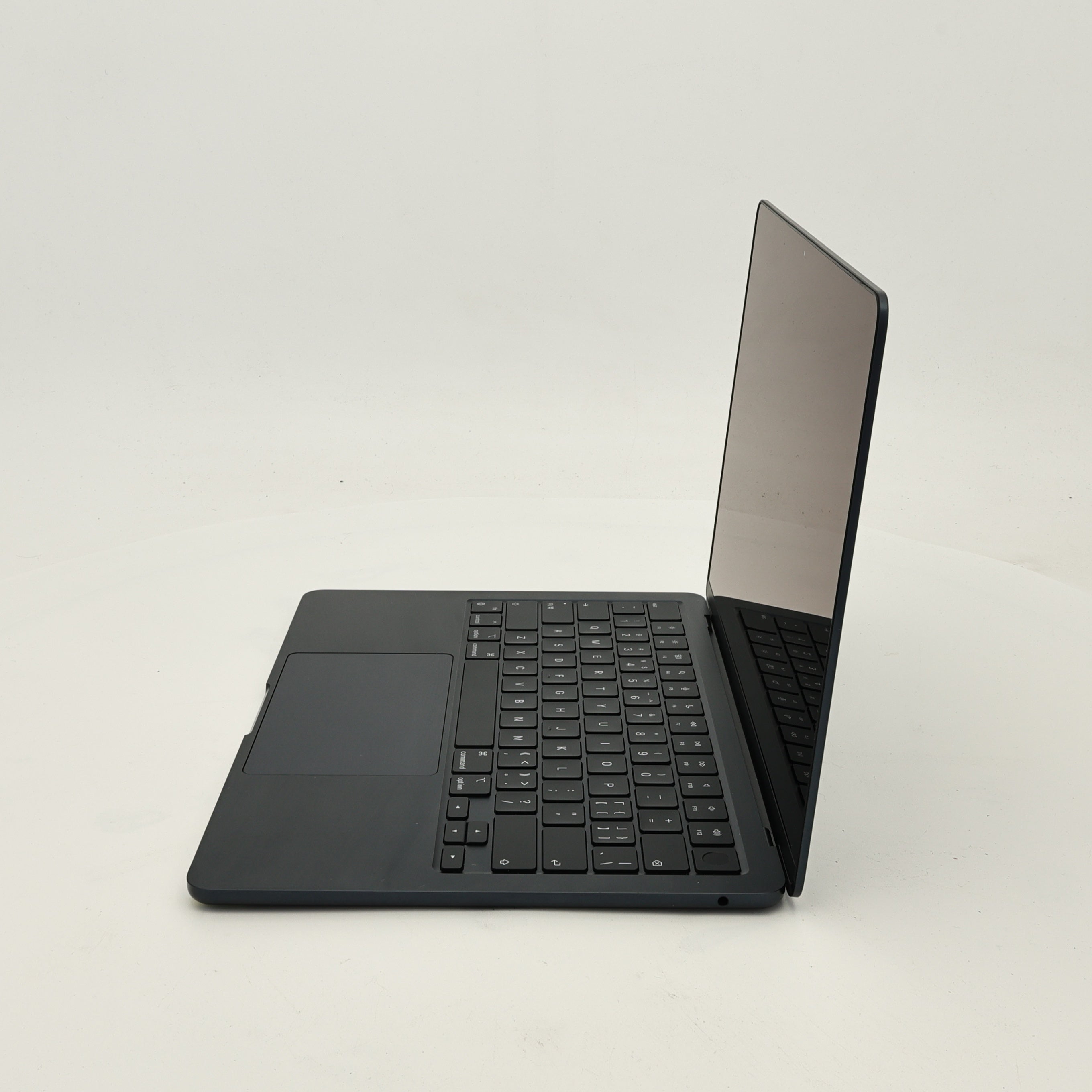 99新 Apple MacBook Air 22年 13寸 M2（8+8核） 8G RAM 256G SSD 午夜色