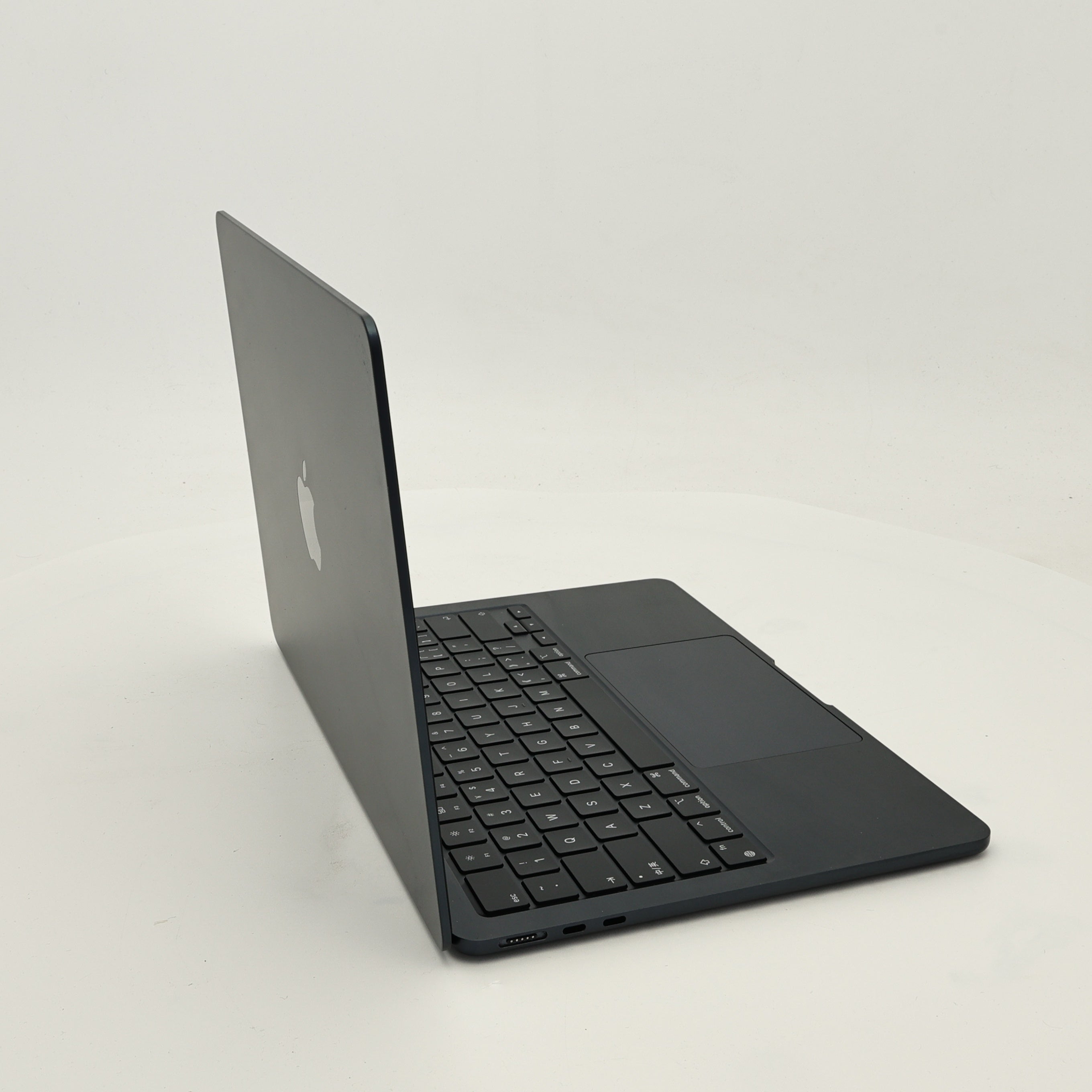 99新 Apple MacBook Air 22年 13寸 M2（8+8核） 8G RAM 256G SSD 午夜色