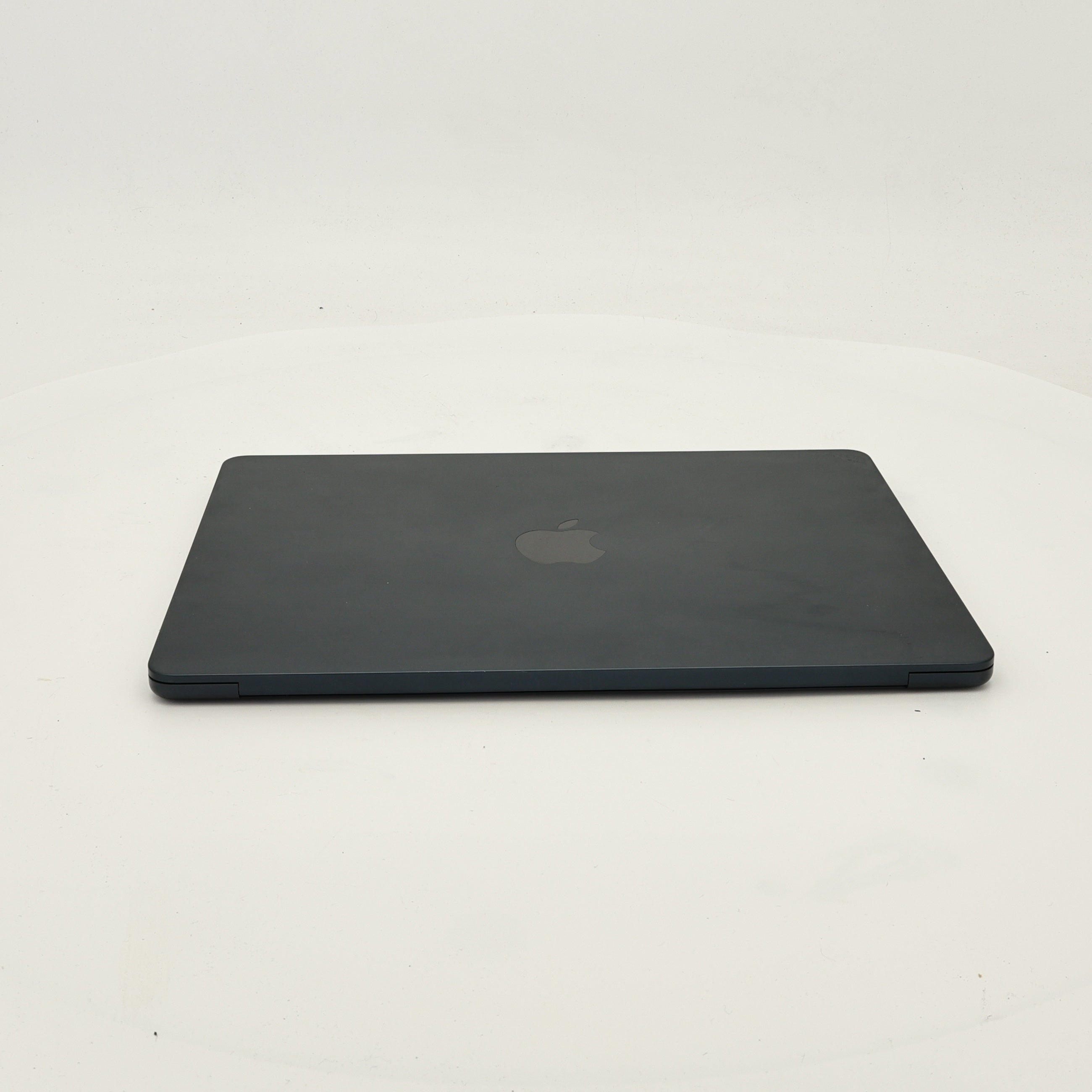 99新 Apple MacBook Air 22年 13寸 M2（8+8核） 8G RAM 256G SSD 午夜色