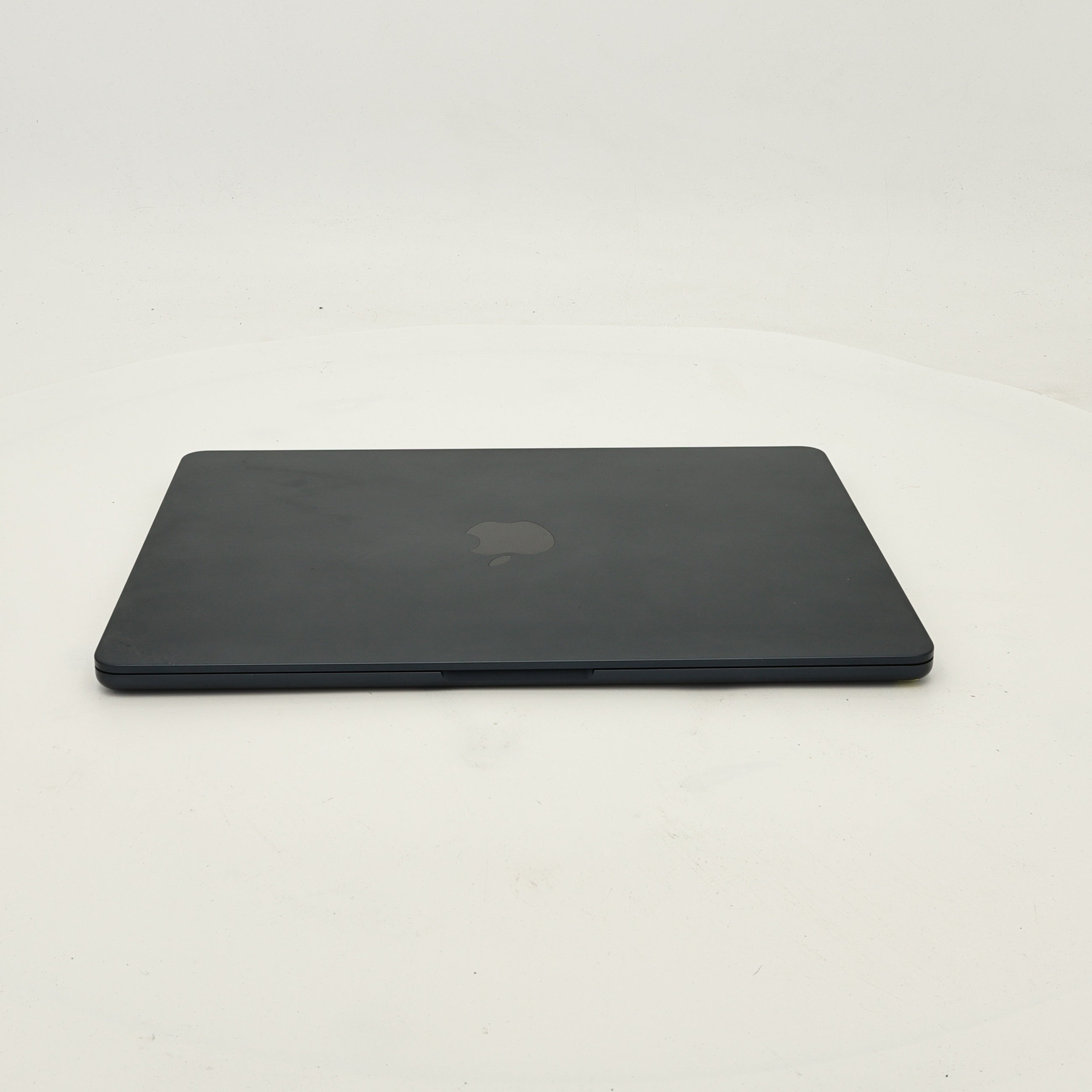 99新 Apple MacBook Air 22年 13寸 M2（8+8核） 8G RAM 256G SSD 午夜色