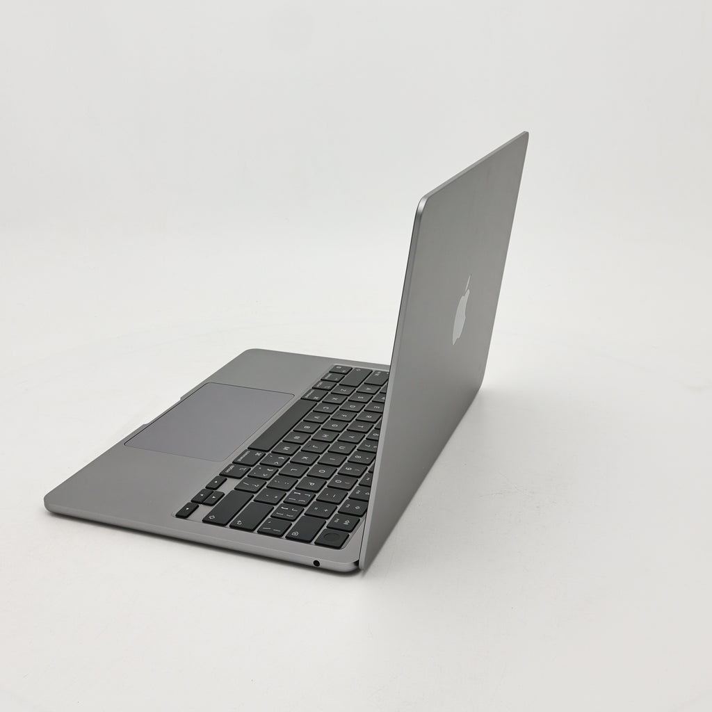 95新 Apple MacBook Air 22年 13寸 M2（8+8核） 8G RAM 256G SSD 深空灰色