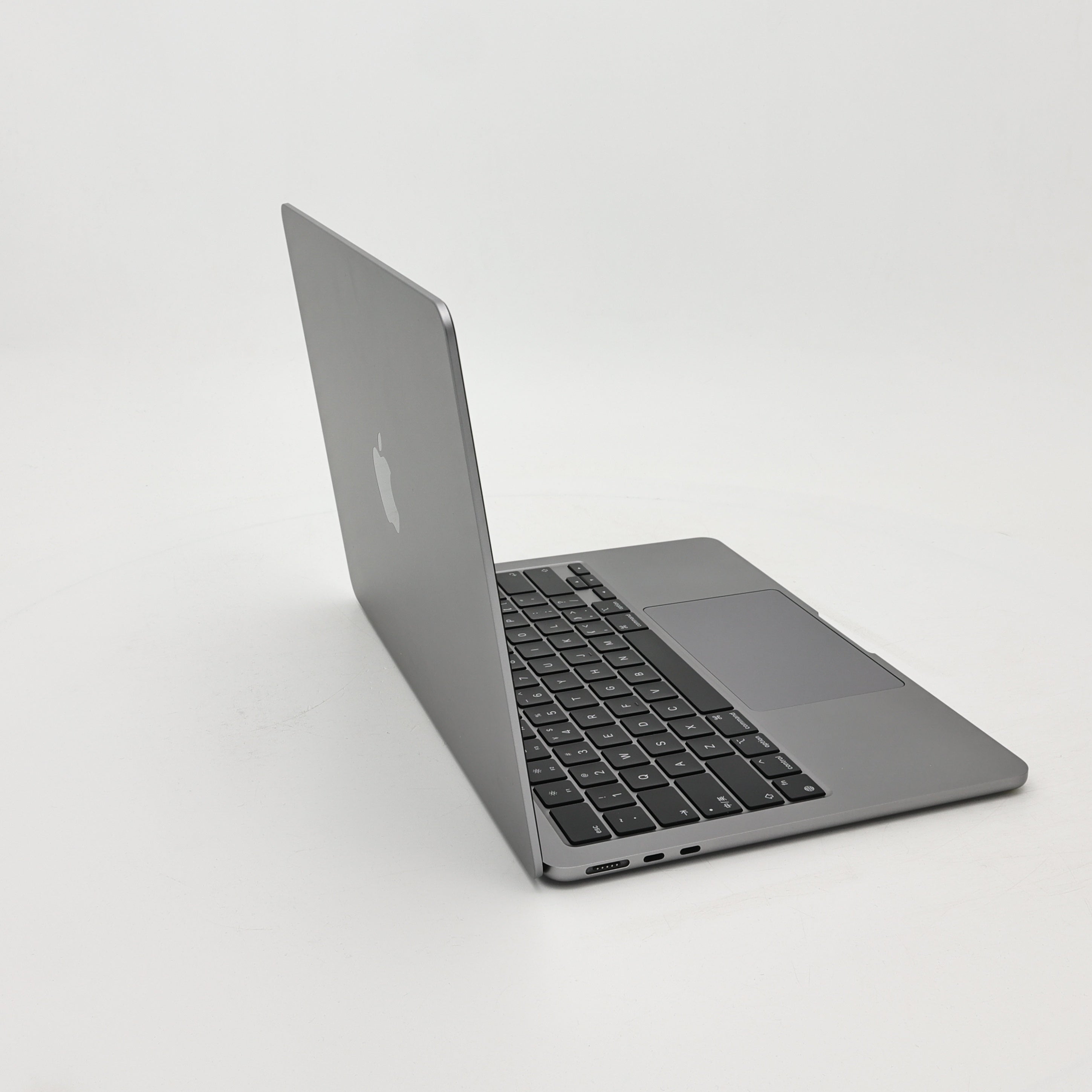 95新 Apple MacBook Air 22年 13寸 M2（8+8核） 8G RAM 256G SSD 深空灰色