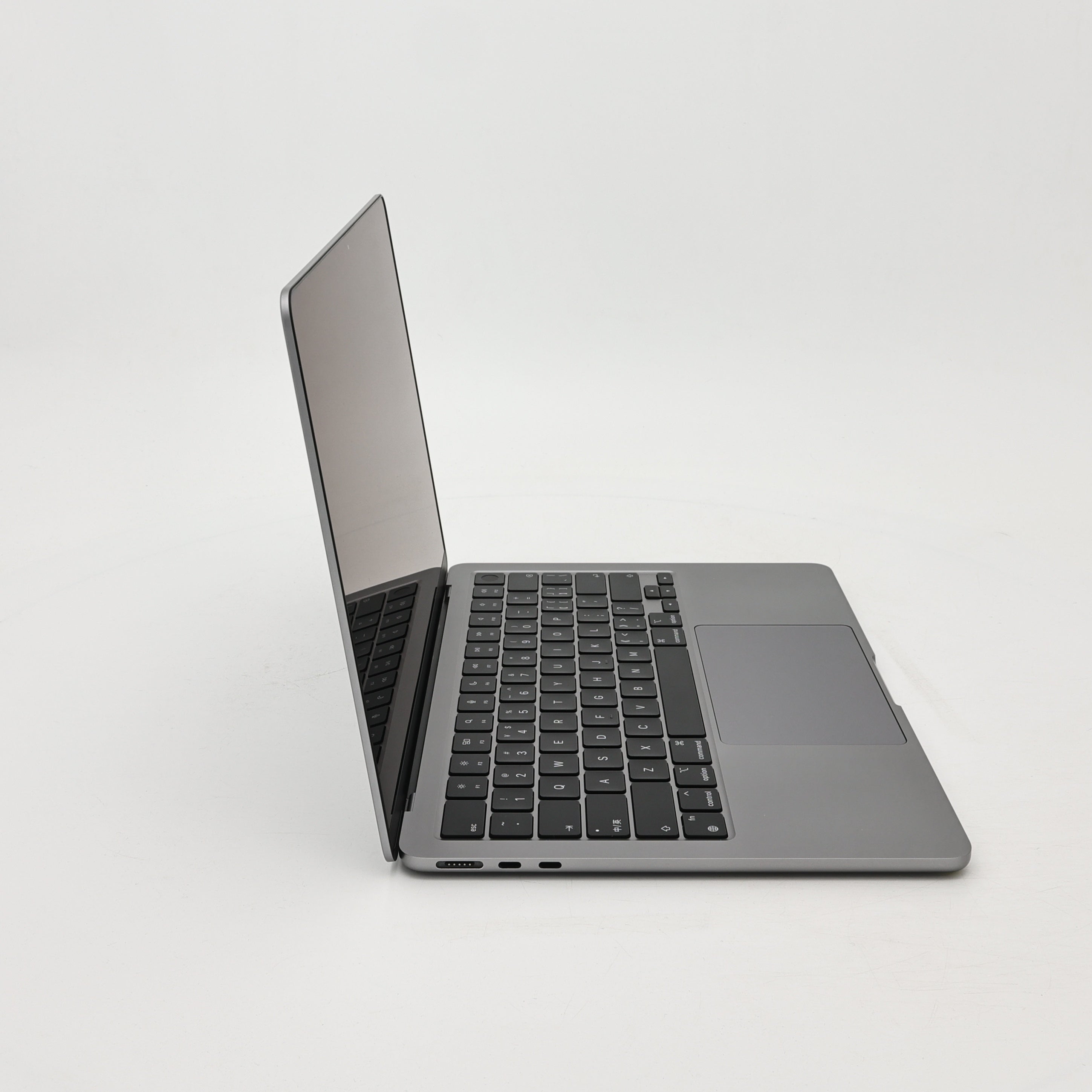 95新 Apple MacBook Air 22年 13寸 M2（8+8核） 8G RAM 256G SSD 深空灰色