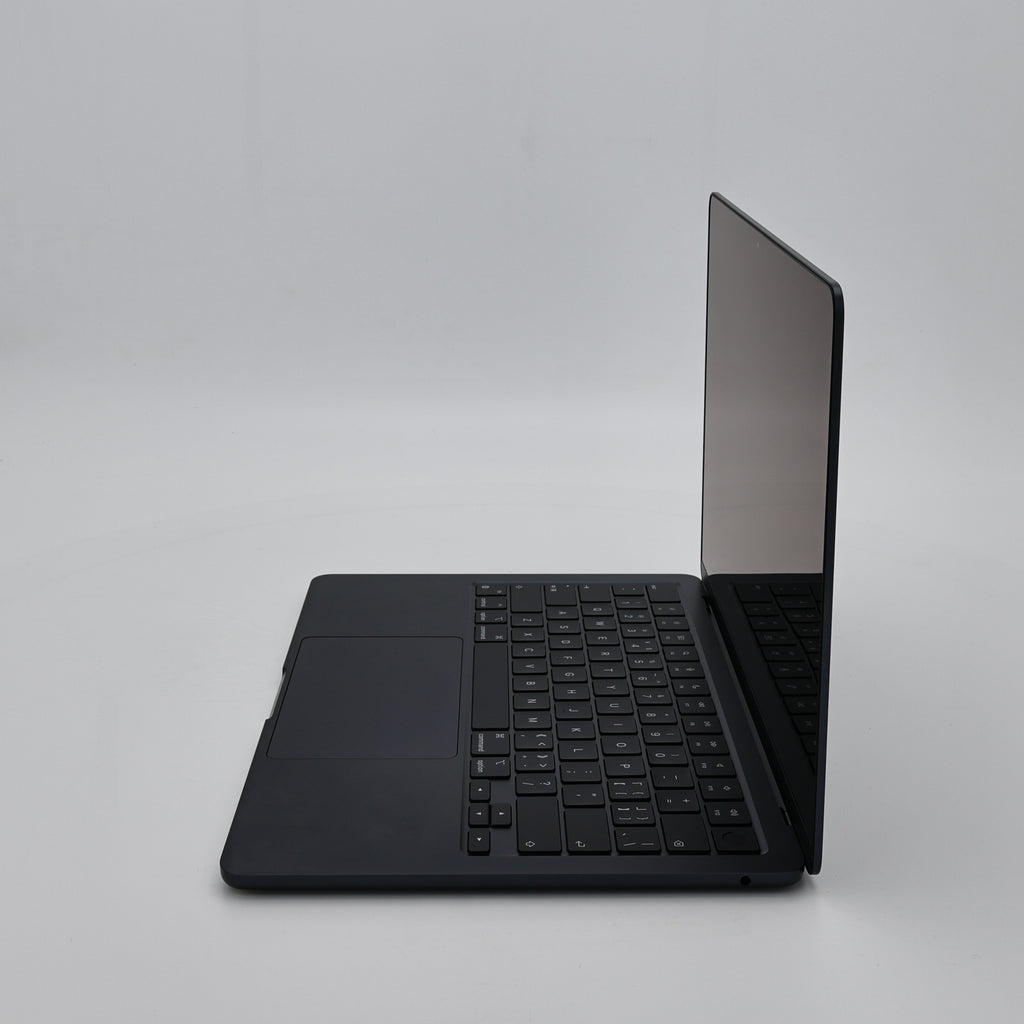 95新 Apple MacBook Air 24年 13寸 M3（8+8核） 8G RAM 256G SSD 午夜色