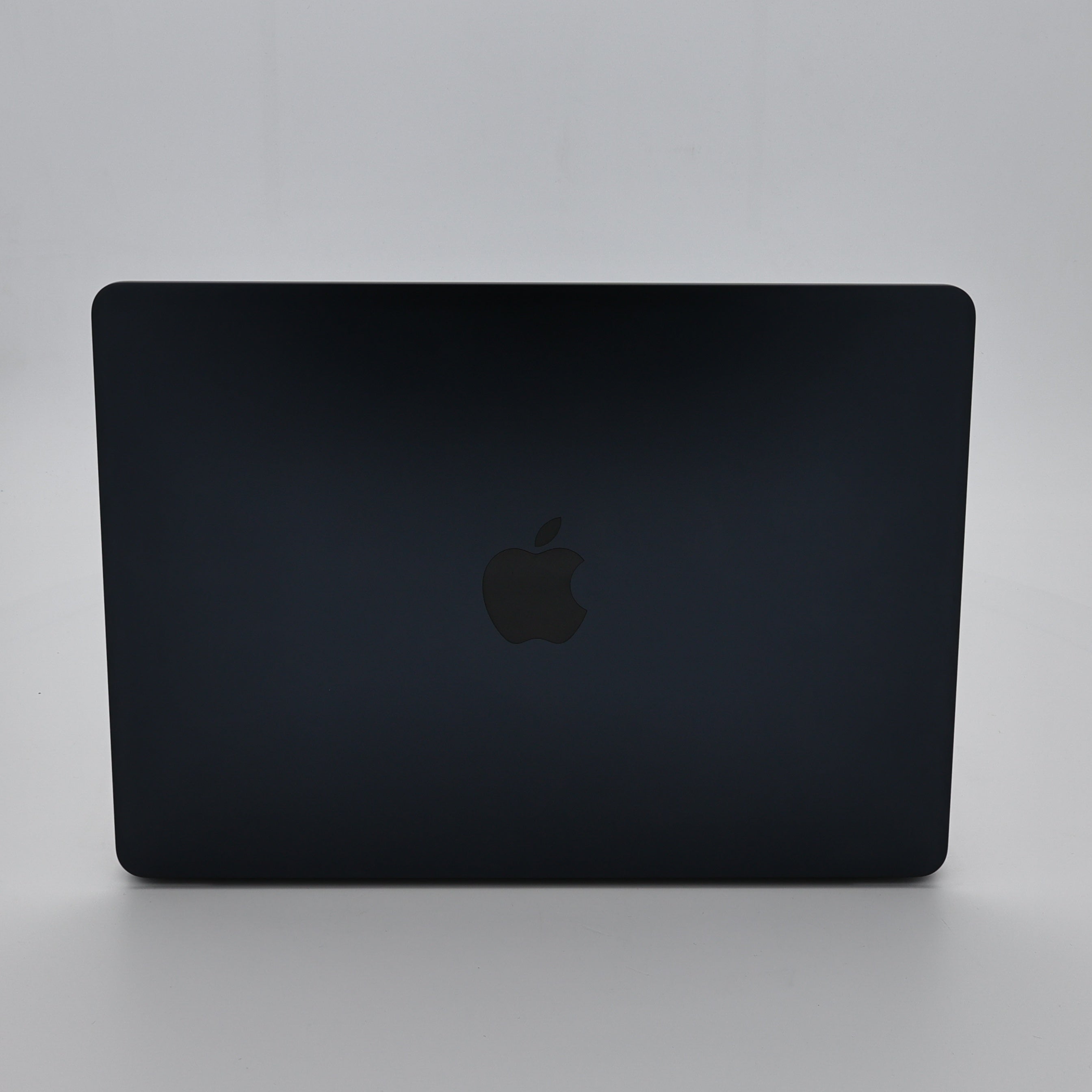 95新 Apple MacBook Air 24年 13寸 M3（8+8核） 8G RAM 256G SSD 午夜色