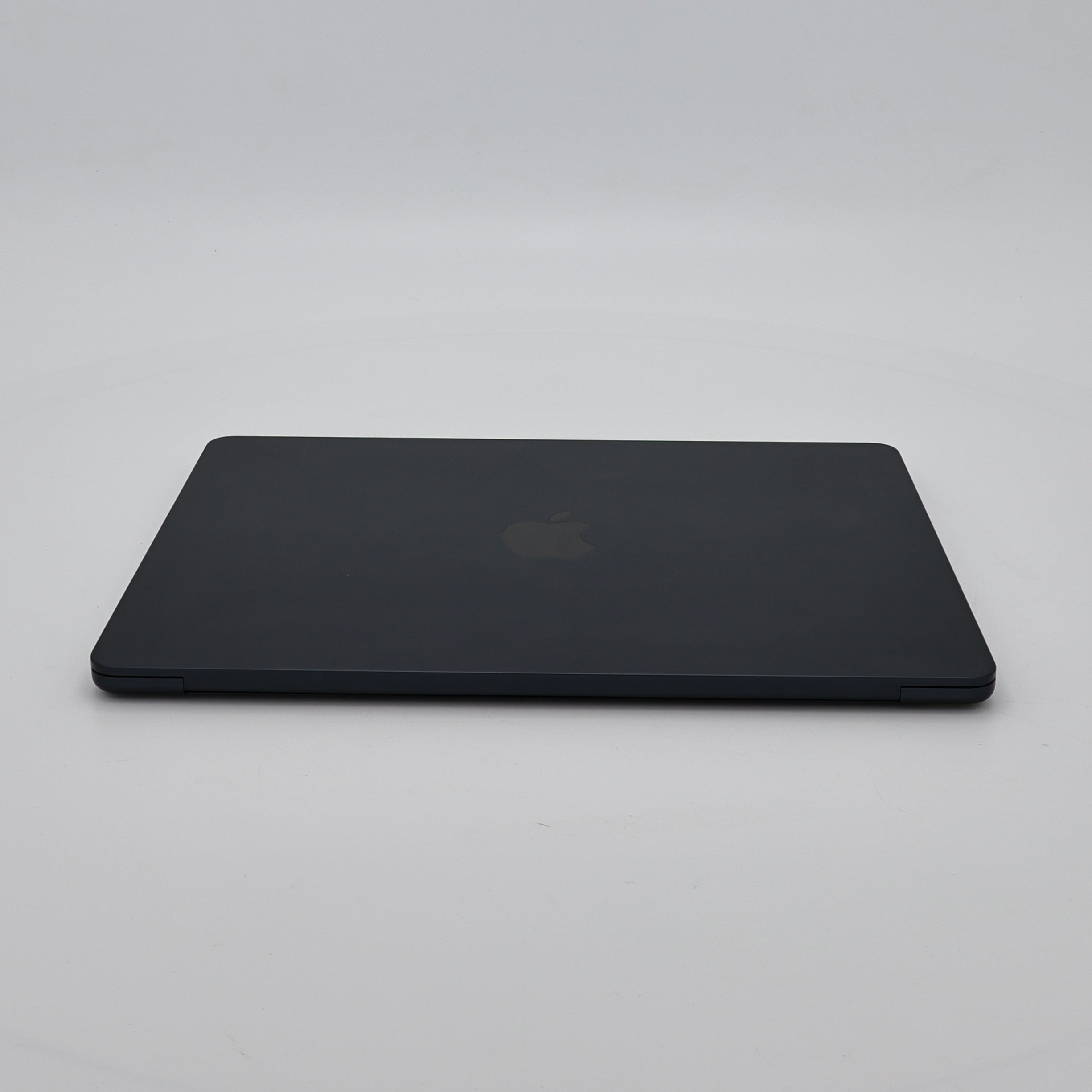 95新 Apple MacBook Air 24年 13寸 M3（8+8核） 8G RAM 256G SSD 午夜色