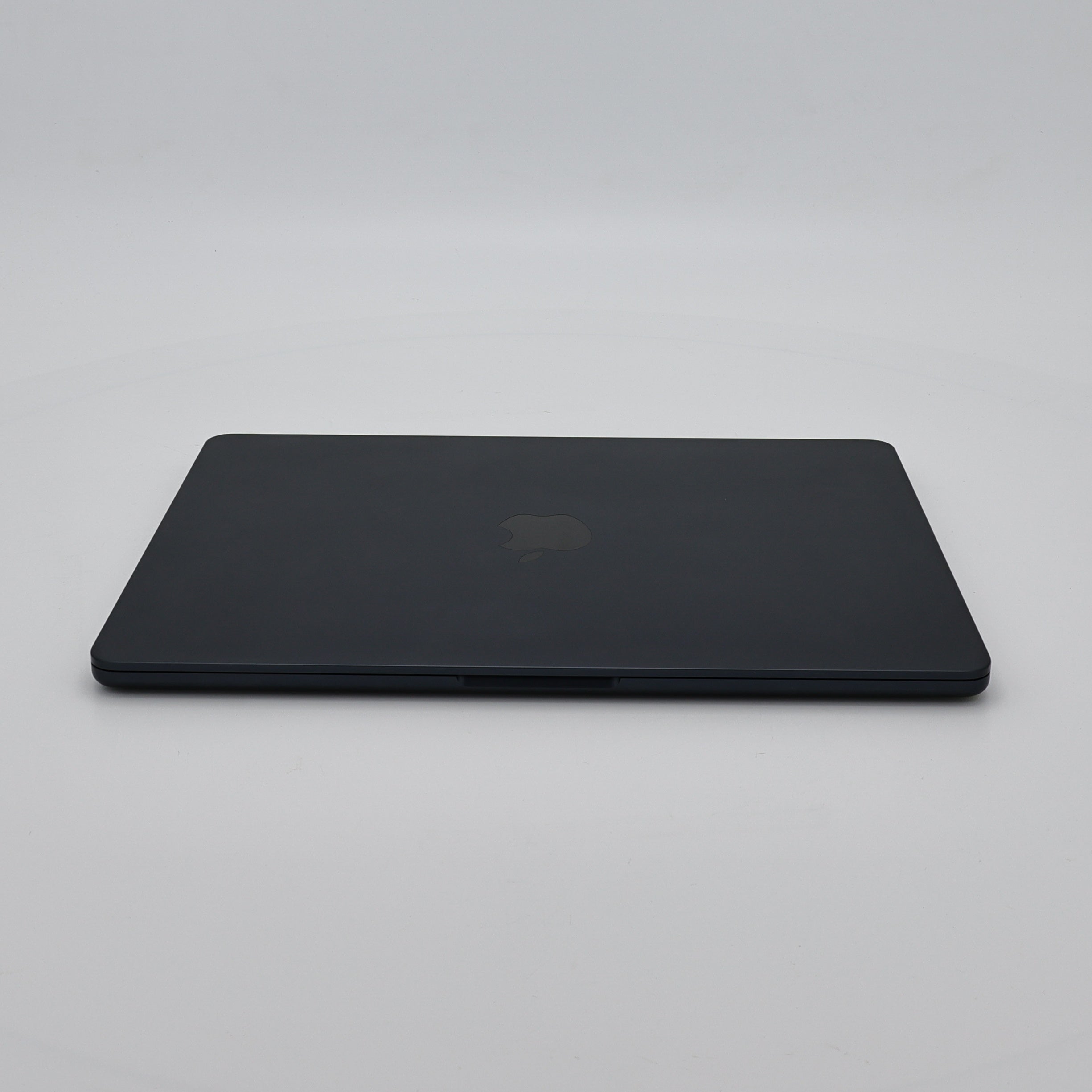 95新 Apple MacBook Air 24年 13寸 M3（8+8核） 8G RAM 256G SSD 午夜色