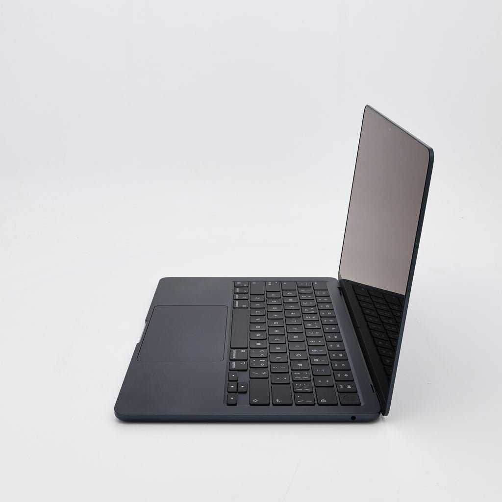 99新 Apple MacBook Air 24年 13寸 M3（8+8核） 8G RAM 256G SSD 午夜色