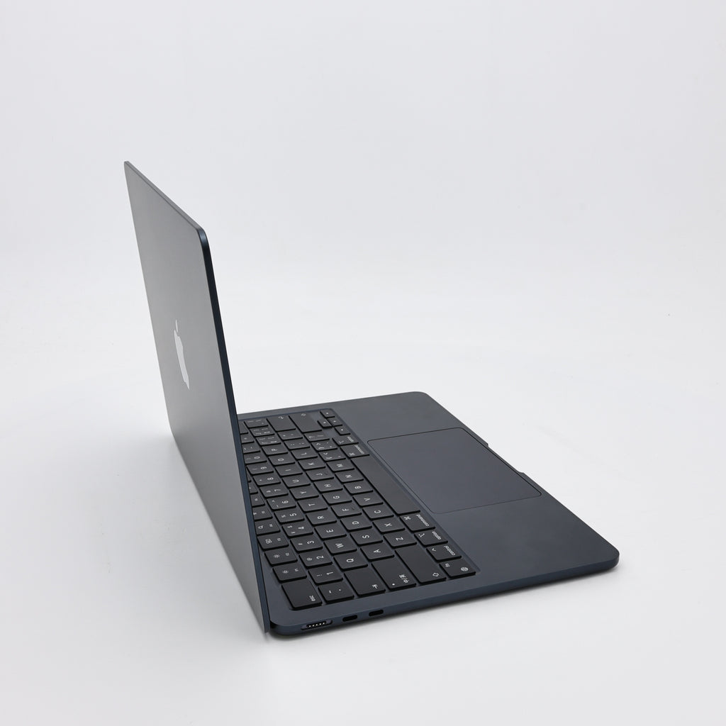 99新 Apple MacBook Air 24年 13寸 M3（8+8核） 8G RAM 256G SSD 午夜色