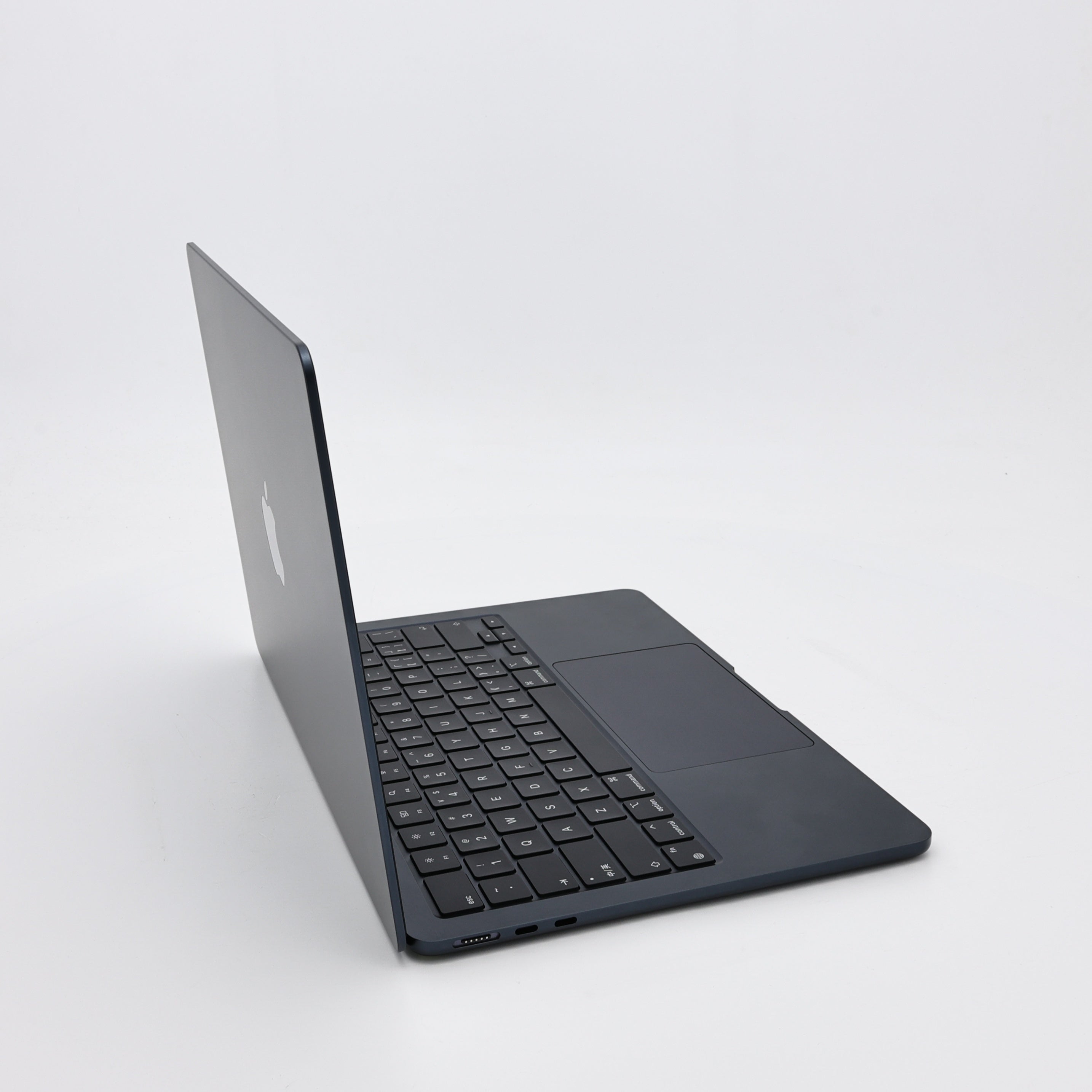 99新 Apple MacBook Air 24年 13寸 M3（8+8核） 8G RAM 256G SSD 午夜色