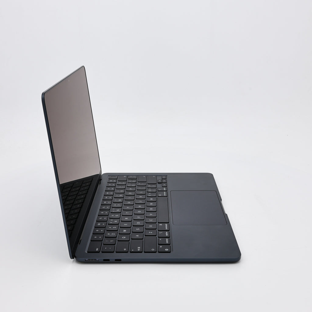 99新 Apple MacBook Air 24年 13寸 M3（8+8核） 8G RAM 256G SSD 午夜色