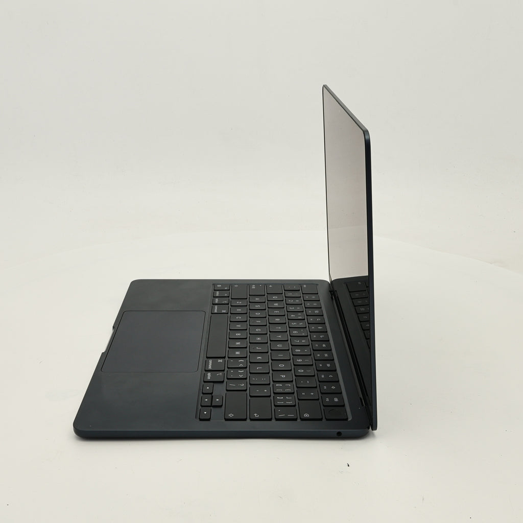 95新 Apple MacBook Air 22年 13寸 M2（8+8核） 8G RAM 256G SSD 午夜色