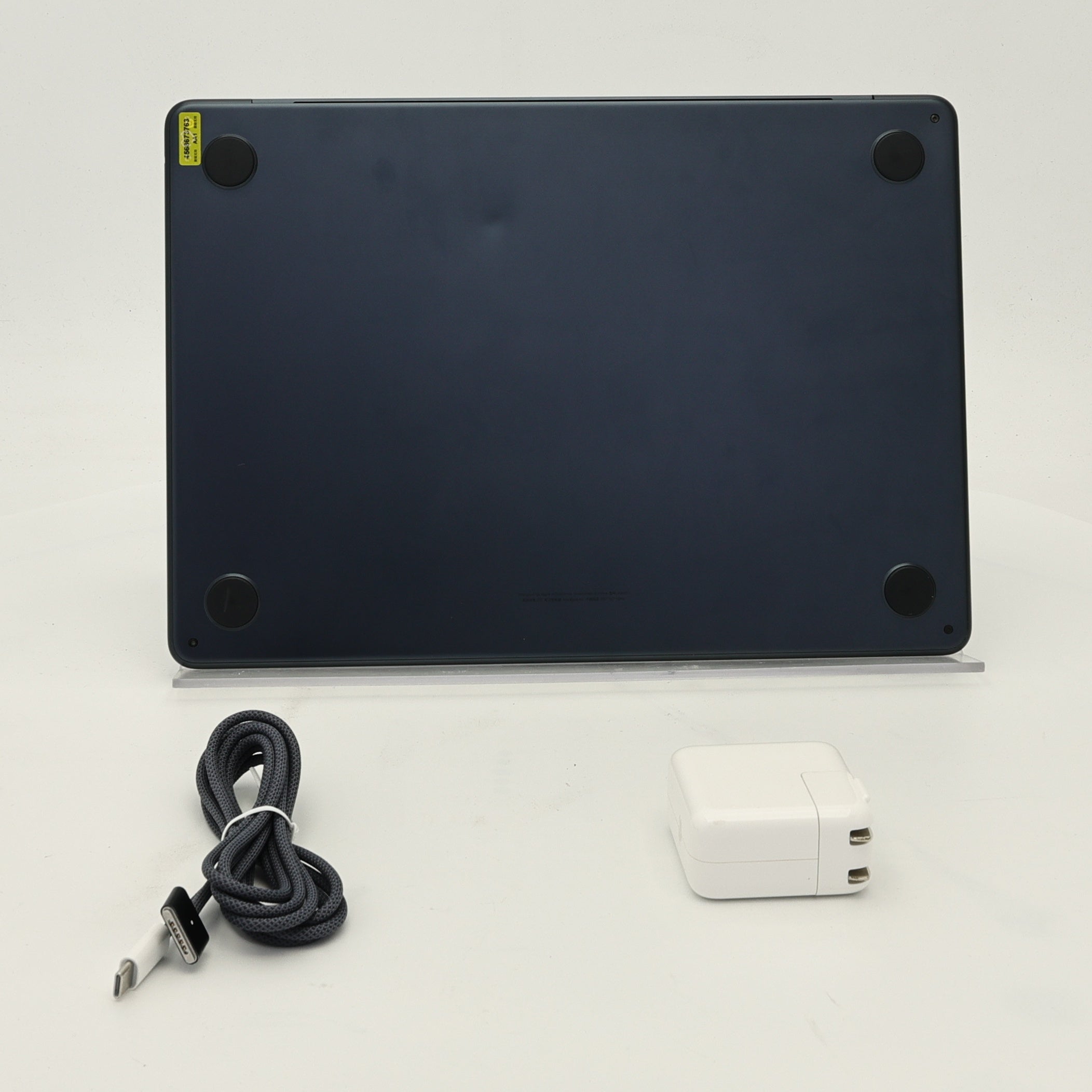 95新 Apple MacBook Air 22年 13寸 M2（8+8核） 8G RAM 256G SSD 午夜色