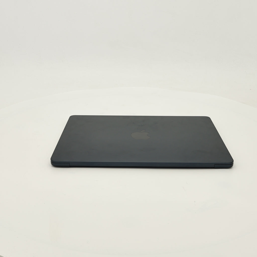 95新 Apple MacBook Air 22年 13寸 M2（8+8核） 8G RAM 256G SSD 午夜色