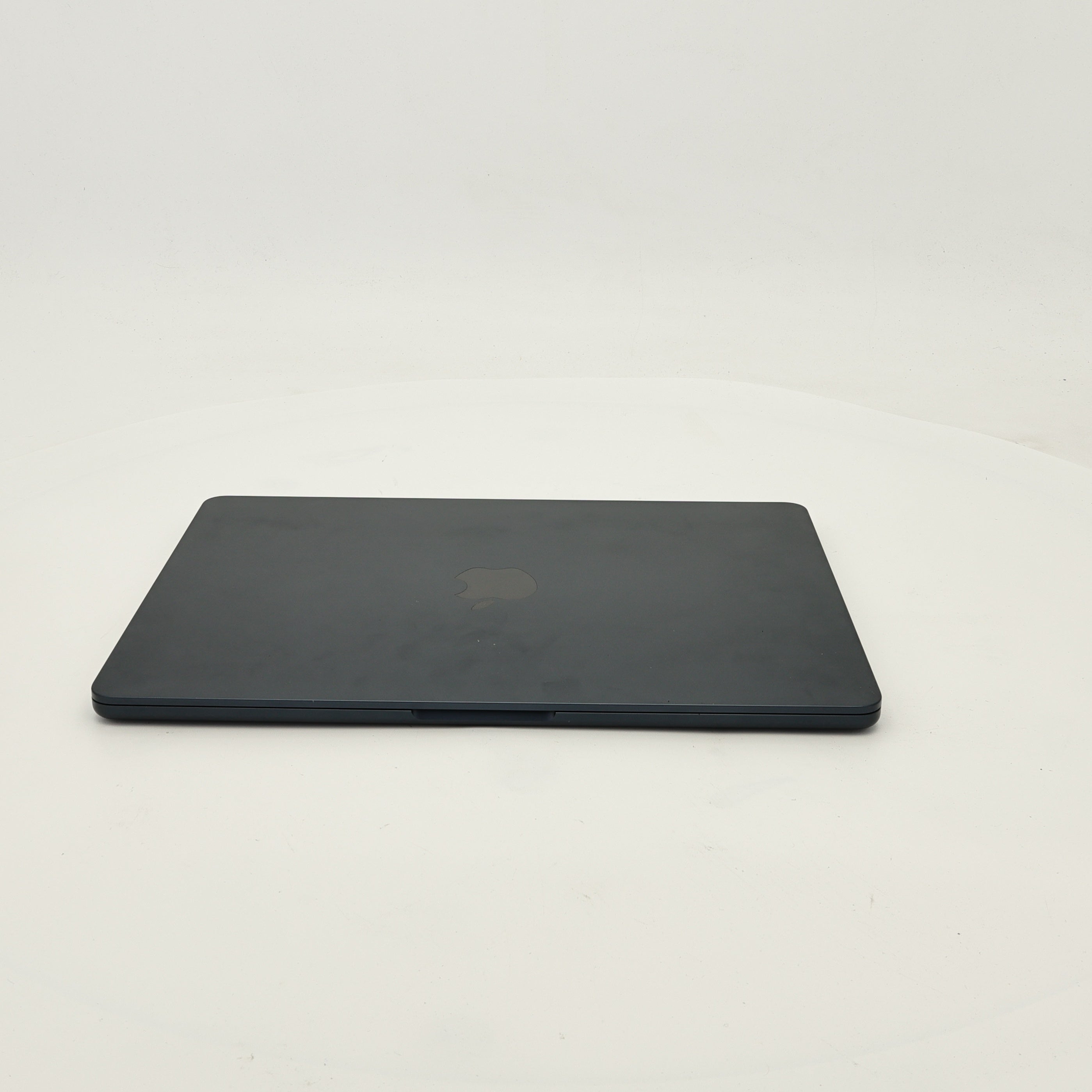 95新 Apple MacBook Air 22年 13寸 M2（8+8核） 8G RAM 256G SSD 午夜色