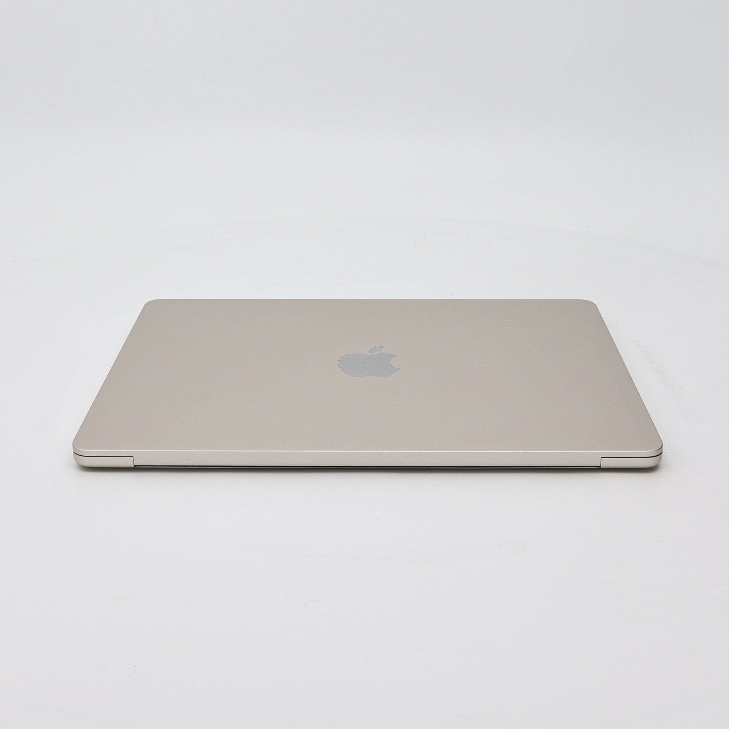 99新 Apple MacBook Air 22年 13寸 M2（8+8核） 8G RAM 256G SSD 星光色