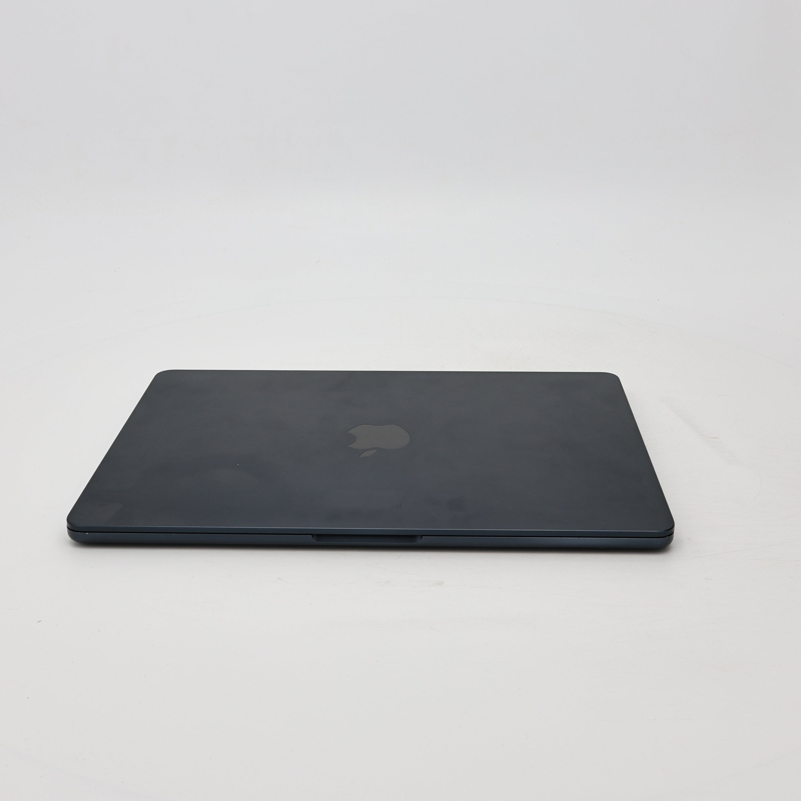 95新 Apple MacBook Air 22年 13寸 M2（8+8核） 8G RAM 256G SSD 午夜色