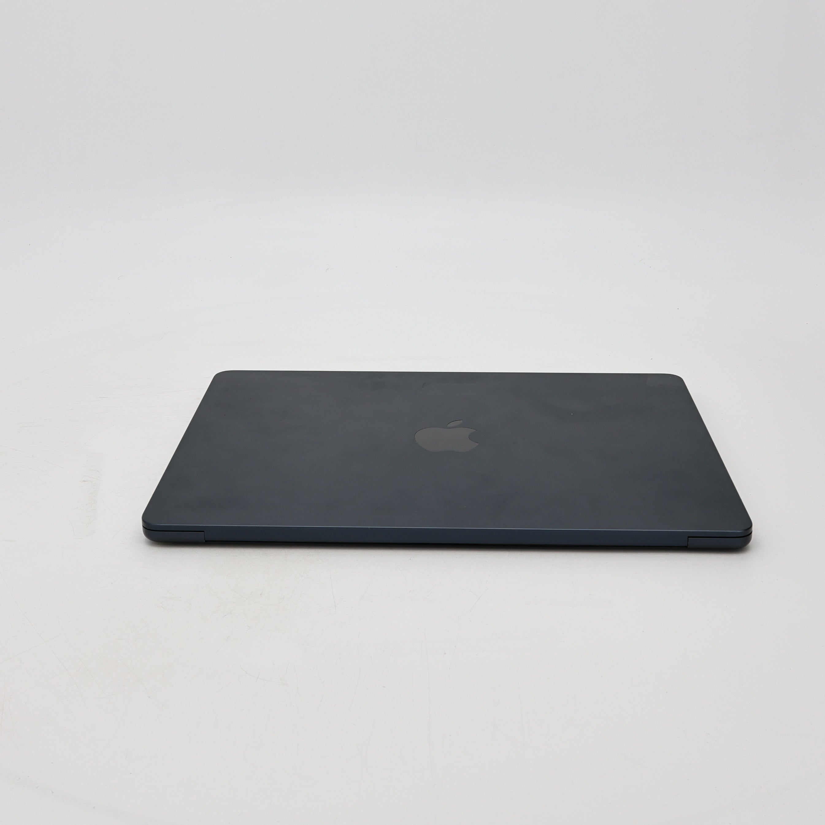 95新 Apple MacBook Air 22年 13寸 M2（8+8核） 8G RAM 256G SSD 午夜色