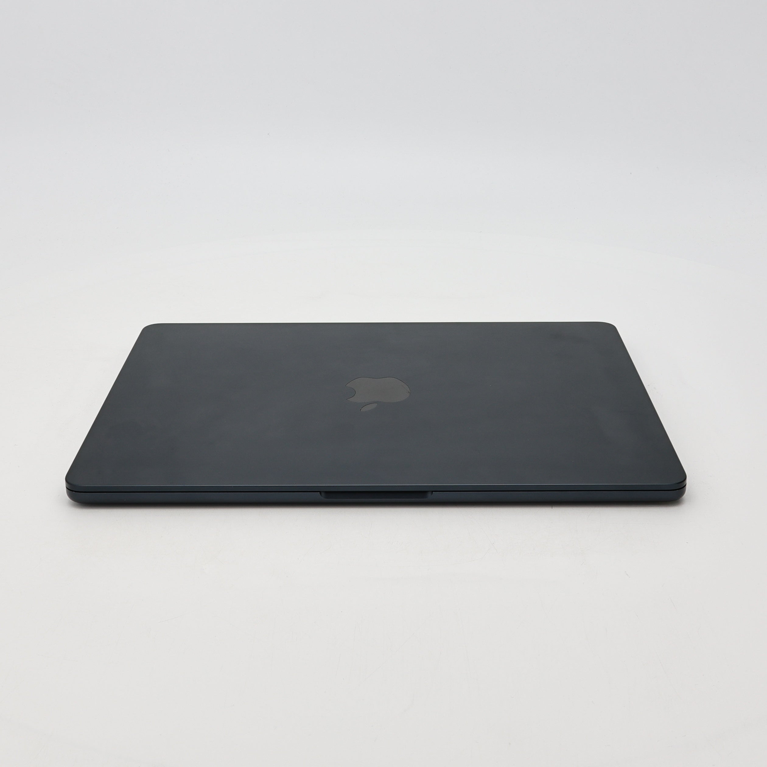 95新 Apple MacBook Air 22年 13寸 M2（8+8核） 8G RAM 256G SSD 午夜色