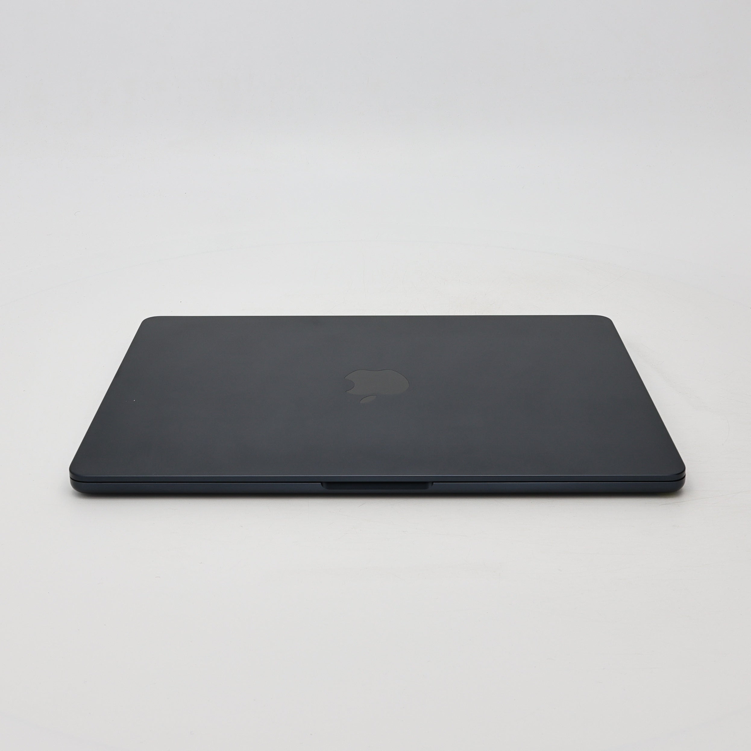 95新 Apple MacBook Air 22年 13寸 M2（8+8核） 8G RAM 256G SSD 午夜色