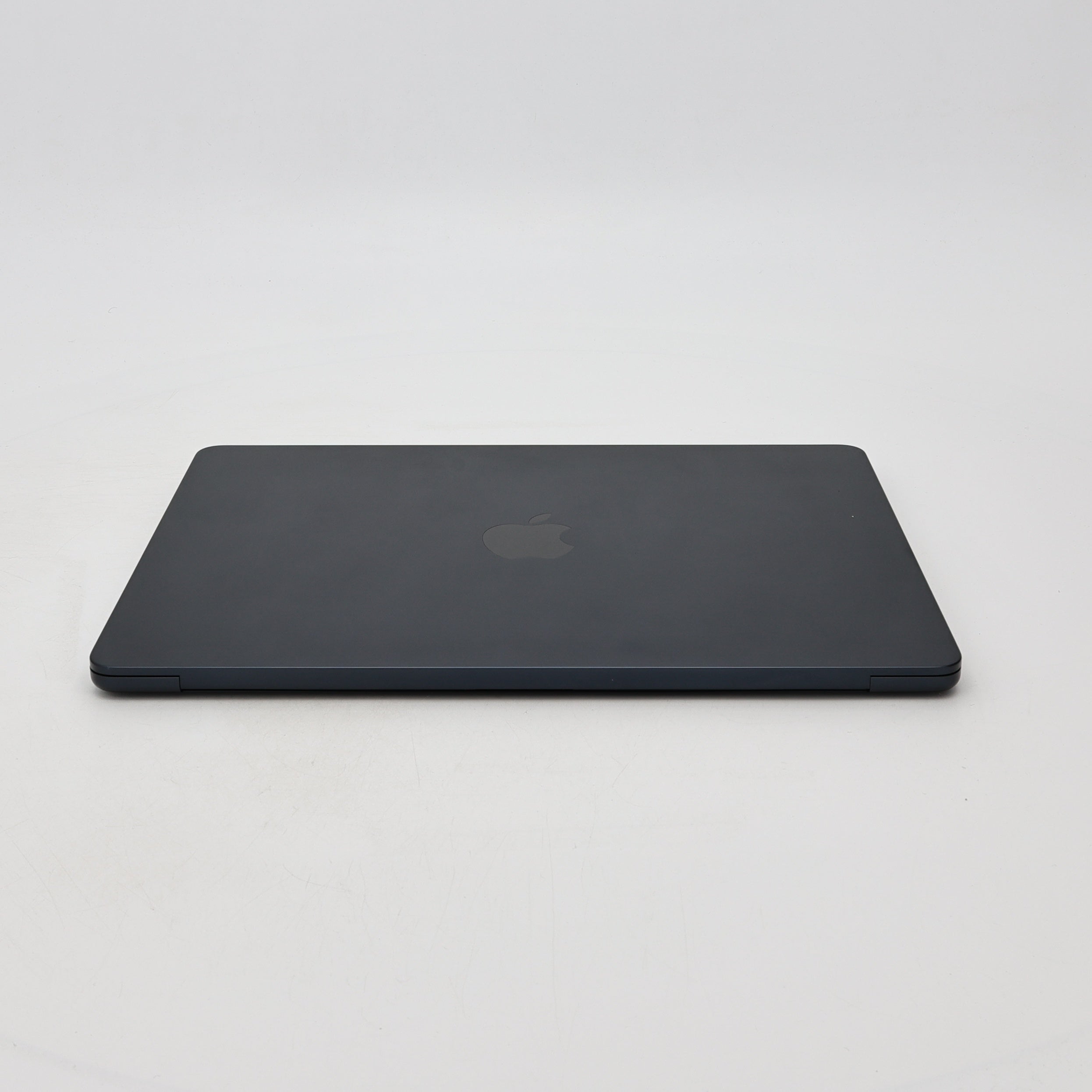 95新 Apple MacBook Air 22年 13寸 M2（8+8核） 8G RAM 256G SSD 午夜色
